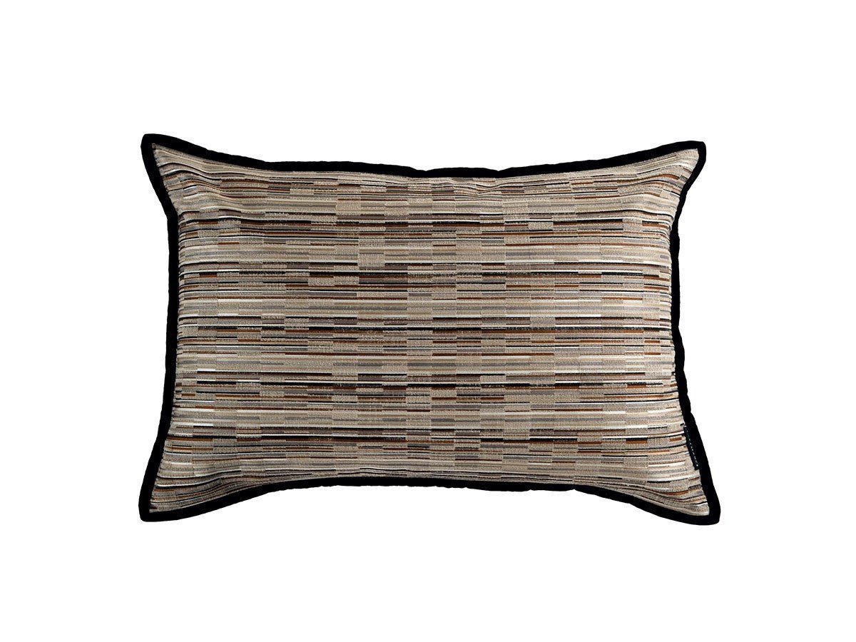 【カサマンス/CASAMANCE / GOODS】のFacetie Cushion / ファセティ クッション 60 × 40cm インテリア・キッズ・メンズ・レディースファッション・服の通販 founy(ファニー) 　送料無料　Free Shipping　クッション　Cushion, Throw Pillow　サテン　Satin, Glossy Fabric　パターン　Pattern, Design Print　フランス　France, French　ホーム・キャンプ・アウトドア・お取り寄せ　Home Living / Home & Lifestyle / Camping Gear / Outdoor Camping　家具・インテリア　Home Furniture & Interior. Stylish & Functional Living Spaces　その他 インテリア雑貨、家具　Home Decor & Furniture Extras　モルドール|ID: prp329100003453570 ipo3291000000035324974