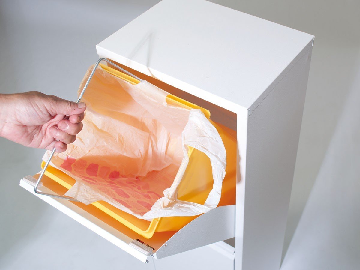【フライミー ベーシック/FLYMEe BASIC / GOODS】のDUST BOX / ダストボックス スリム 3段 #114423 インテリア・キッズ・メンズ・レディースファッション・服の通販 founy(ファニー) 　送料無料　Free Shipping　インナー　Inner　カラフル　Colorful　シルバー　Silver　スリム　Slim　バケツ　Bucket　フィット　Fit　ボックス　Box　ワンポイント　One Point　ホーム・キャンプ・アウトドア・お取り寄せ　Home,Garden,Outdoor,Camping Gear　家具・インテリア　Furniture　その他 インテリア雑貨、家具　Furniture, Interior, Others　インナーバケツの容量は約16L。持ち手があるのでゴミの取り出しも簡単です。|ID: prp329100003478576 ipo3291000000030218820