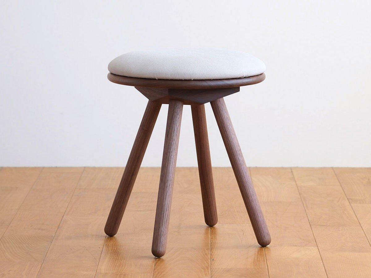 【フライミー ヴェール/FLYMEe vert / GOODS】のES CIRCLE STOOL / イーエス サークルスツール インテリア・キッズ・メンズ・レディースファッション・服の通販 founy(ファニー) 　送料無料　Free Shipping　サークル　Circle　シンプル　Simple　ファブリック　Fabric　ホーム・キャンプ・アウトドア・お取り寄せ　Home,Garden,Outdoor,Camping Gear　家具・インテリア　Furniture　チェア・椅子　Chair　スツール　Stool　張地:ヴィンテージキャンパス MN6 グレー(ランク3)、ウッド:ウォールナット|ID: prp329100003540366 ipo3291000000025319460