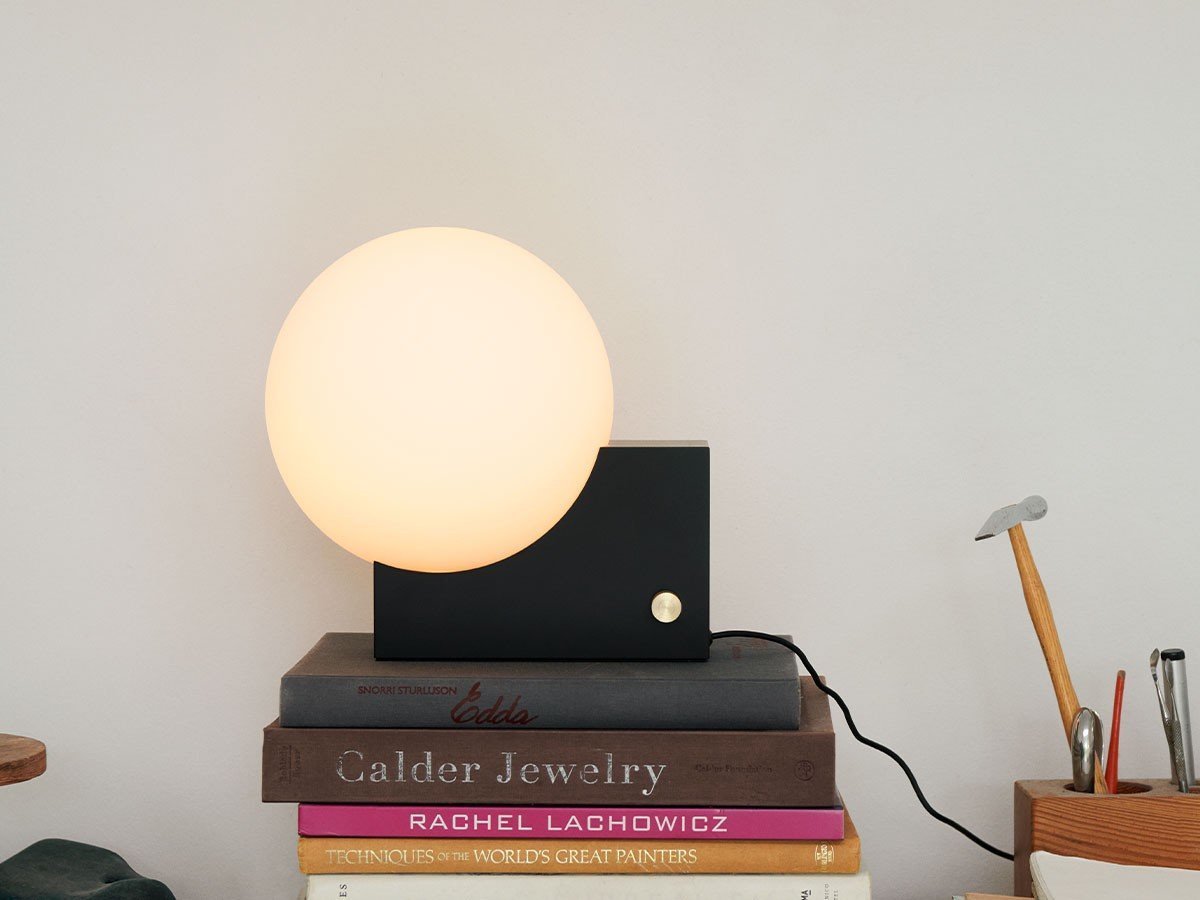 【アンドトラディション/&Tradition / GOODS】のJourney SHY1 / ジャーニー テーブルランプ SHY1 インテリア・キッズ・メンズ・レディースファッション・服の通販 founy(ファニー) 　送料無料　Free Shipping　エレガント 上品　Elegant　ガラス　Glass, Glassware　シンプル　Simple, Minimal　テーブル　Table, Dining Table　ホーム・キャンプ・アウトドア・お取り寄せ　Home Living / Home & Lifestyle / Camping Gear / Outdoor Camping　家具・インテリア　Home Furniture & Interior. Stylish & Functional Living Spaces　ライト・照明　Lamps & Lighting Fixtures　スチールブルー|ID: prp329100003549559 ipo3291000000032198209