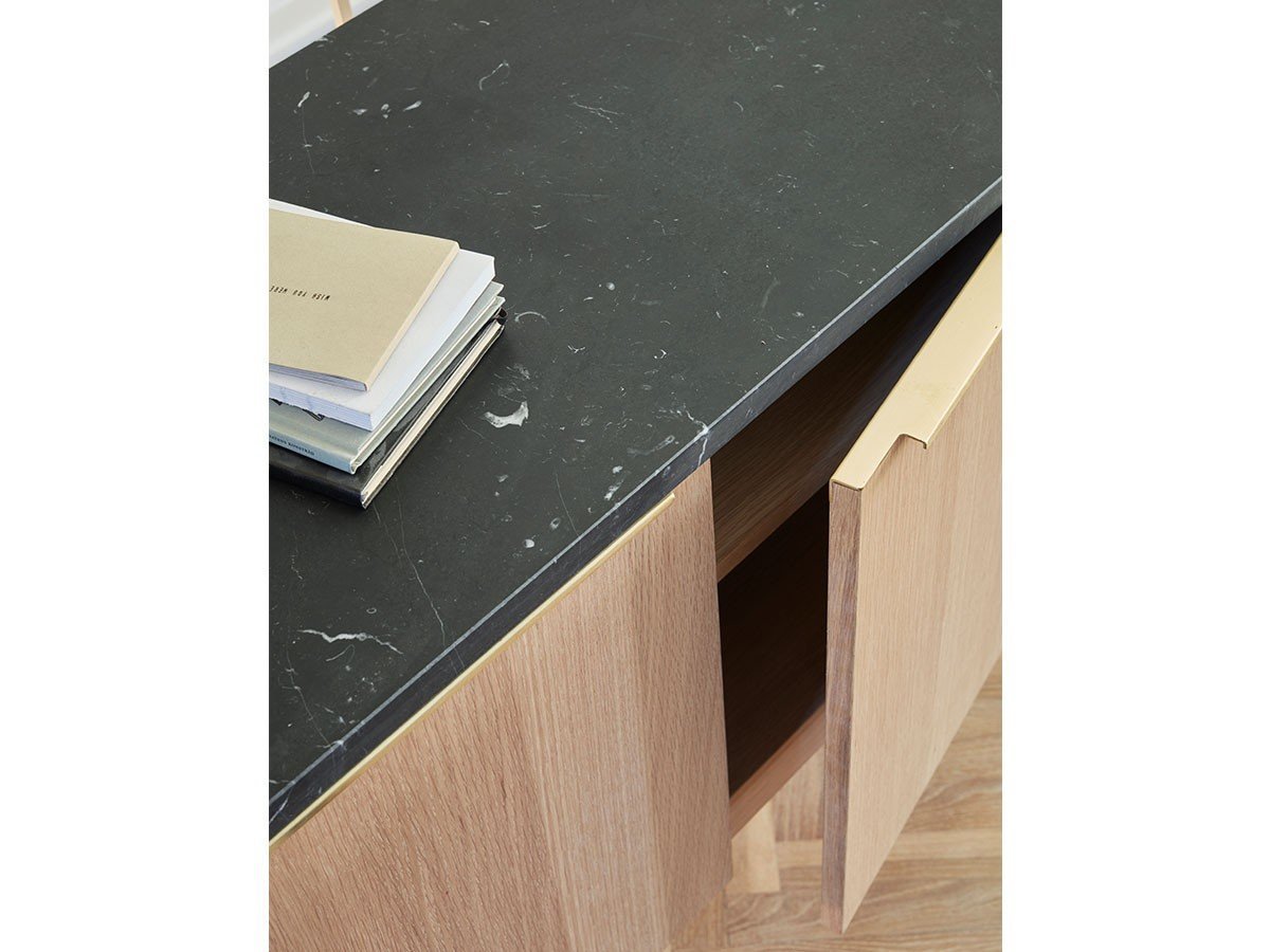 【フリッツ ハンセン/FRITZ HANSEN / GOODS】のJut High Cabinet / ジュット ハイ キャビネット(大理石天板) インテリア・キッズ・メンズ・レディースファッション・服の通販 founy(ファニー) 　なめらか　Smooth, Silky Texture　エレガント 上品　Elegant　オイル　Body Oil　モダン　Modern, Contemporary　ホーム・キャンプ・アウトドア・お取り寄せ　Home Living / Home & Lifestyle / Camping Gear / Outdoor Camping　家具・インテリア　Home Furniture & Interior. Stylish & Functional Living Spaces　収納家具・キャビネット　Storage Furniture　収納キャビネット・扉付き棚　Cabinet / Storage Cabinet　参考イメージ|ID: prp329100003594793 ipo3291000000036857273