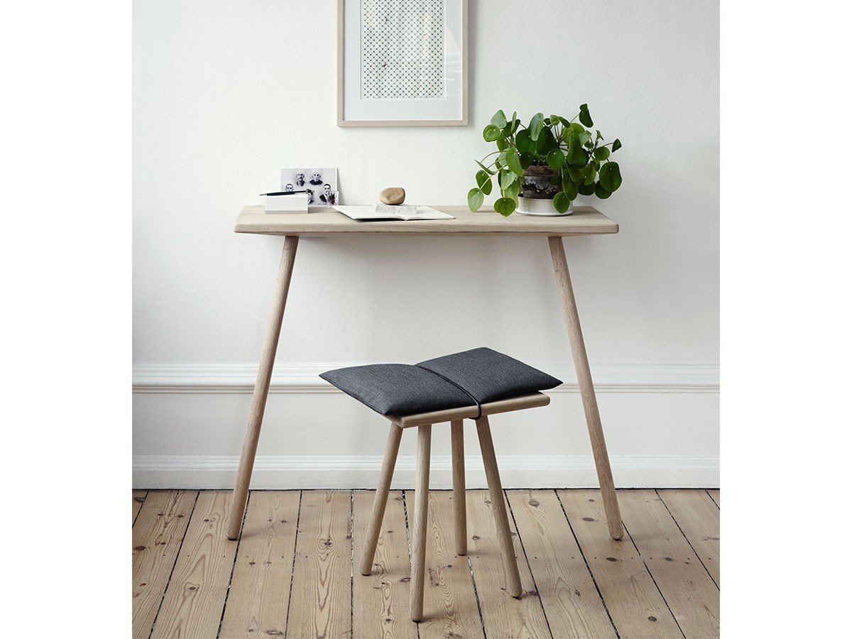 【フリッツ ハンセン/FRITZ HANSEN / GOODS】のGeorg Stool / ジョージ スツール インテリア・キッズ・メンズ・レディースファッション・服の通販 founy(ファニー) 　送料無料　Free Shipping　オイル　Oil　クッション　Cushion　ラップ　Wrap　ホーム・キャンプ・アウトドア・お取り寄せ　Home,Garden,Outdoor,Camping Gear　家具・インテリア　Furniture　チェア・椅子　Chair　スツール　Stool　オーク(無塗装) + ダークグレー|ID: prp329100003594845 ipo3291000000030195959