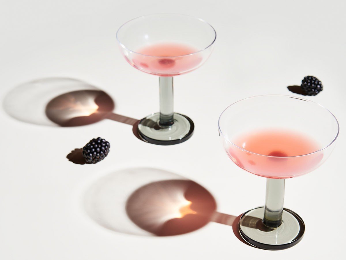 【トム ディクソン/Tom Dixon / GOODS】のPuck Coupe Glass 2P / パック クープグラス 2脚セット 人気、トレンドファッション・服の通販 founy(ファニー) 　送料無料　Free Shipping　おすすめ　Recommend　ガラス　Glass　グラス　Glass　タンブラー　Tumbler　テーブル　Table　デザート　Dessert　フォルム　Form　other-2|ID: prp329100003625525 ipo3291000000031485652