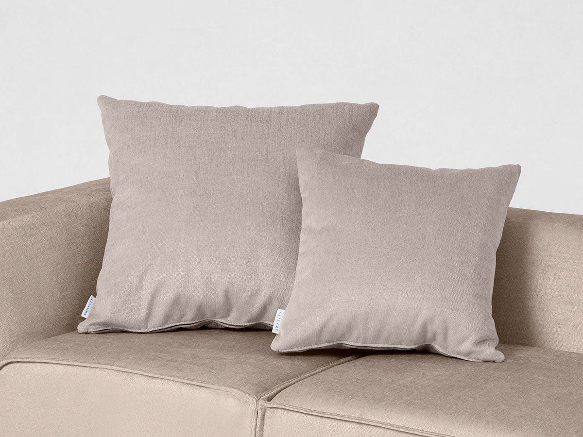 【スウェイレイ/Swayley / GOODS】のCushion / クッション インテリア・キッズ・メンズ・レディースファッション・服の通販 founy(ファニー) 　送料無料　Free Shipping　クッション　Cushion, Throw Pillow　コンパクト　Compact, Small Size　シンプル　Simple, Minimal　フラット　Flat, Flat Shoes　リラックス　Relax, Relaxed Fit　ホーム・キャンプ・アウトドア・お取り寄せ　Home Living / Home & Lifestyle / Camping Gear / Outdoor Camping　家具・インテリア　Home Furniture & Interior. Stylish & Functional Living Spaces　その他 インテリア雑貨、家具　Home Decor & Furniture Extras　張地:ライトグレー、サイズ:左 60 × 60cm、右 45 × 45cm|ID: prp329100003640544 ipo3291000000035325594