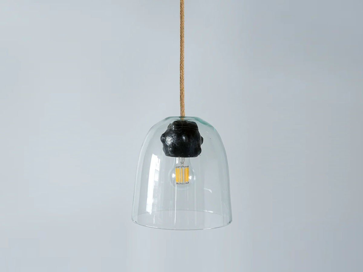 【サンクエトワール/Cinq Etoiles / GOODS】のIMEN GLASS LAMP / イメン グラスランプ インテリア・キッズ・メンズ・レディースファッション・服の通販 founy(ファニー) 　送料無料　Free Shipping　ガラス　Glass, Glassware　グラス　Glass, Eyewear　コンパクト　Compact, Small Size　ハンド　Hand, Handmade　ホーム・キャンプ・アウトドア・お取り寄せ　Home Living / Home & Lifestyle / Camping Gear / Outdoor Camping　家具・インテリア　Home Furniture & Interior. Stylish & Functional Living Spaces　ライト・照明　Lamps & Lighting Fixtures　ペンダントライト・吊り下げ照明　Pendant Light / Hanging Light Fixture　ブラック|ID: prp329100003721307 ipo3291000000033854563