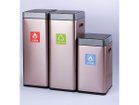 【イーケーオー/EKO / GOODS】のMIRAGE SLIM SENSOR BIN / ミラージュ スリム センサービン 30L 付属のステッカーを使用し、サイズ違いを横並びに置くことで分別にも便利です。|ID: prp329100003757729 ipo3291000000030235694