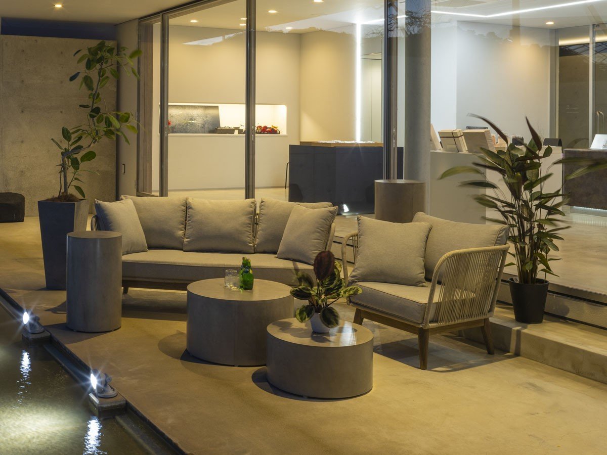 【サベリ/SaVeri / GOODS】のDelano Round Lounge Table / デラノ ラウンドラウンジテーブル 580 人気、トレンドファッション・服の通販 founy(ファニー) 　送料無料　Free Shipping　グラス　Glass, Eyewear　テーブル　Table, Dining Table　モダン　Modern, Contemporary　ラウンド　Round, Round Neck　ホーム・キャンプ・アウトドア・お取り寄せ　Home Living / Home & Lifestyle / Camping Gear / Outdoor Camping　家具・インテリア　Home Furniture & Interior. Stylish & Functional Living Spaces　テーブル　Dining, Coffee & Side Tables　ローテーブル・センターテーブル　Coffee & Center Tables　other-3|ID: prp329100003767745 ipo3291000000031483400