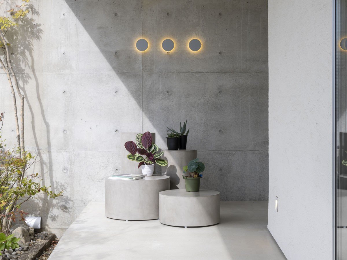 【サベリ/SaVeri / GOODS】のBen Round Side Table / ベン ラウンドサイドテーブル 810 人気、トレンドファッション・服の通販 founy(ファニー) 　送料無料　Free Shipping　グラス　Glass, Eyewear　テーブル　Table, Dining Table　フォルム　Silhouette, Form　モダン　Modern, Contemporary　ラウンド　Round, Round Neck　ホーム・キャンプ・アウトドア・お取り寄せ　Home Living / Home & Lifestyle / Camping Gear / Outdoor Camping　家具・インテリア　Home Furniture & Interior. Stylish & Functional Living Spaces　テーブル　Dining, Coffee & Side Tables　サイドテーブル・ナイトテーブル　Side & End Tables　other-3|ID: prp329100003767746 ipo3291000000031483405