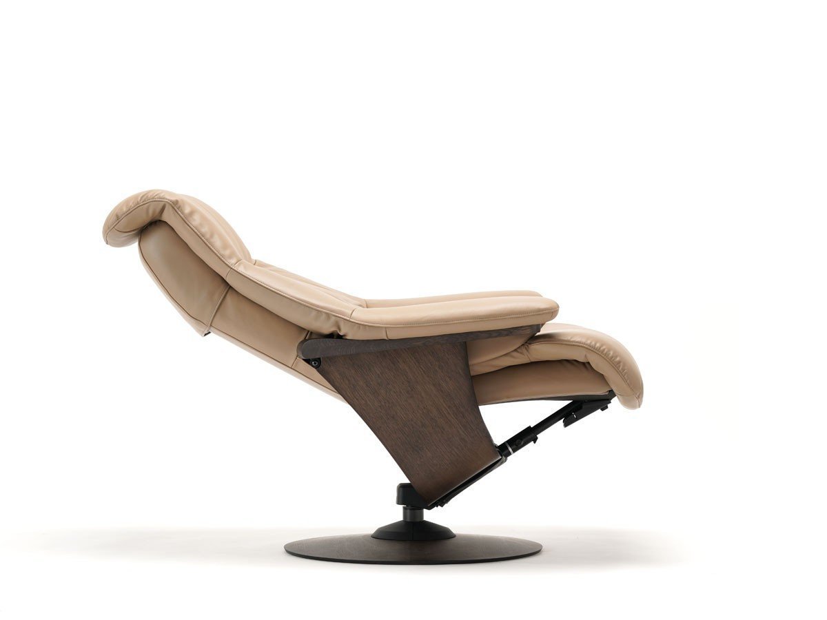 【ザ ファースト/THE FIRST / GOODS】のTHE FIRST / カリモク ザ・ファースト(FLYMEe限定カラー・総革張りモデル) インテリア・キッズ・メンズ・レディースファッション・服の通販 founy(ファニー) 　クッション　Cushion, Throw Pillow　クラシック　Classic, Timeless Style　コレクション　Collection, Seasonal Line　フォルム　Silhouette, Form　フラット　Flat, Flat Shoes　プレミアム　Premium, High-End　ラグジュアリー　Luxury, Elegant　ホーム・キャンプ・アウトドア・お取り寄せ　Home Living / Home & Lifestyle / Camping Gear / Outdoor Camping　家具・インテリア　Home Furniture & Interior. Stylish & Functional Living Spaces　チェア・椅子　Seating & Chairs　リクライニングチェア・くつろぎチェア　Recliner Chair　レバーやボタンによる操作は不要。身体を預けるだけで、椅子姿勢からフラット姿勢まで無段階に変化します。|ID: prp329100003854412 ipo3291000000035106789