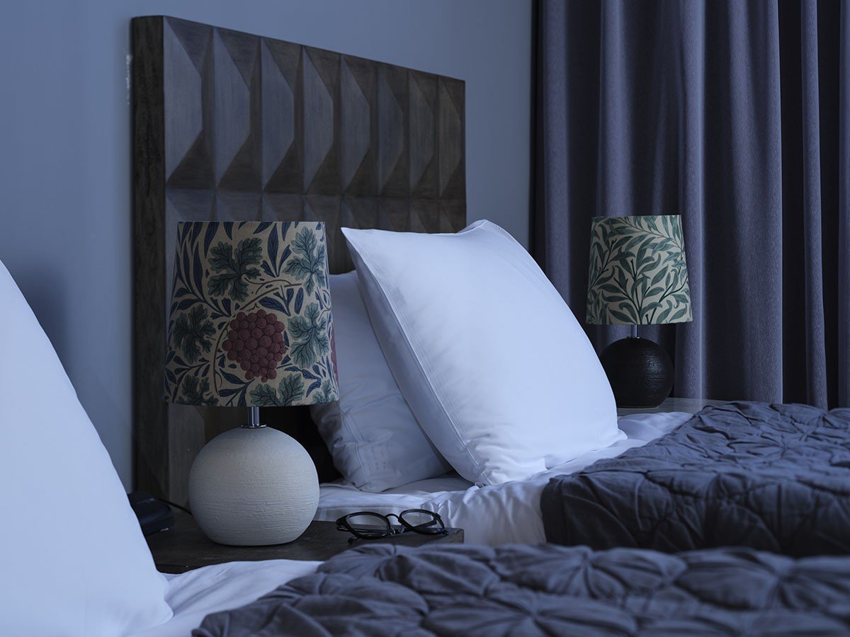 【フライミー ブラン/FLYMEe Blanc / GOODS】のTable Lamp vine / テーブルランプ(ウィリアムモリス - ヴァイン) インテリア・キッズ・メンズ・レディースファッション・服の通販 founy(ファニー) 　送料無料　Free Shipping　テクスチャー　Texture, Textured Fabric　テーブル　Table, Dining Table　人気　Popular, Best Seller　ホーム・キャンプ・アウトドア・お取り寄せ　Home Living / Home & Lifestyle / Camping Gear / Outdoor Camping　家具・インテリア　Home Furniture & Interior. Stylish & Functional Living Spaces　ライト・照明　Lamps & Lighting Fixtures　|ID: prp329100003854424 ipo3291000000034595450