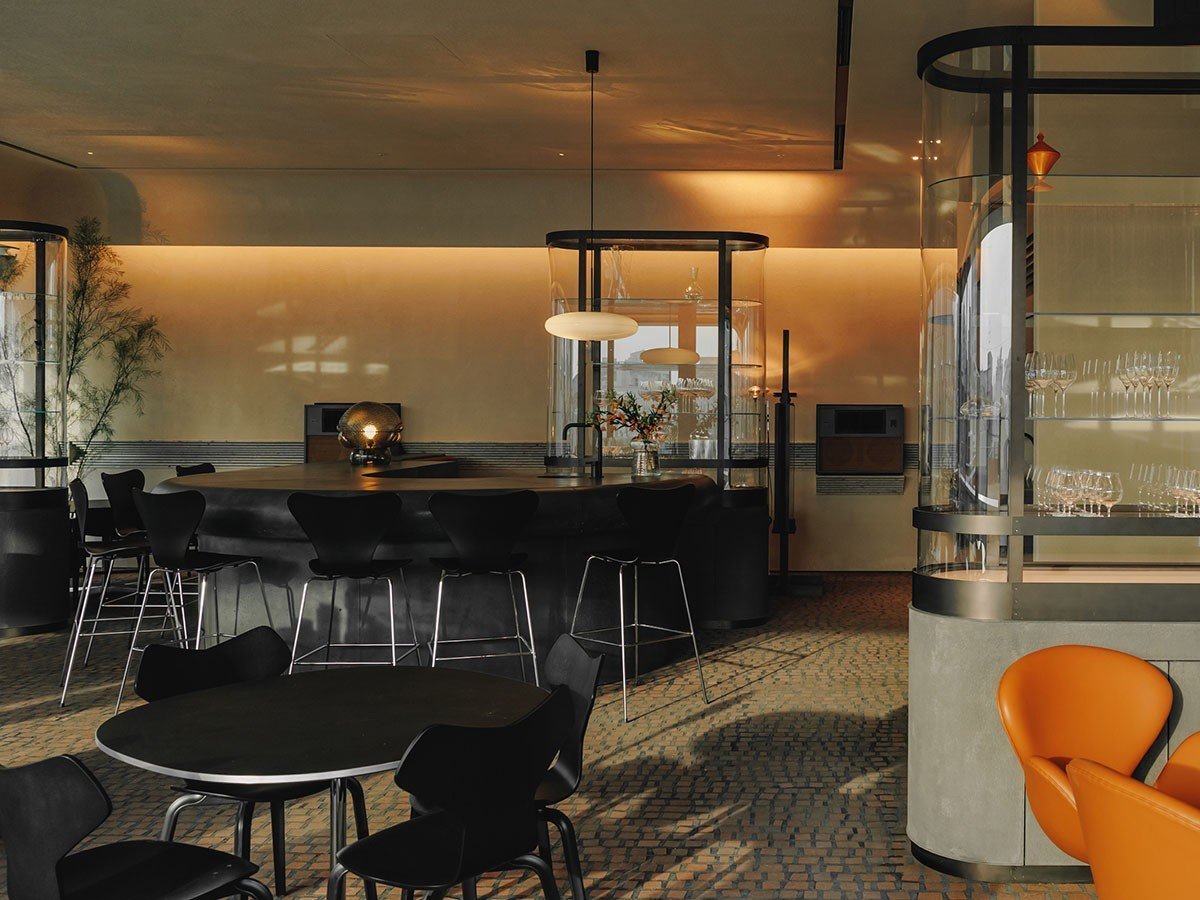 【フリッツ ハンセン/FRITZ HANSEN / GOODS】のGRAND PRIX / グランプリチェア フロントパディング バースツール 3139 インテリア・キッズ・メンズ・レディースファッション・服の通販 founy(ファニー) 　インド　Indian Textile　ウッド　Wooden Design　春　Spring　シルク　Silk, 100% Silk　ファブリック　Fabric, Textile　フォルム　Silhouette, Form　ミラノ　Milano Style, Italian-Inspired　送料無料　Free Shipping　おすすめ　Recommended / Our Picks　ホーム・キャンプ・アウトドア・お取り寄せ　Home Living / Home & Lifestyle / Camping Gear / Outdoor Camping　家具・インテリア　Home Furniture & Interior. Stylish & Functional Living Spaces　チェア・椅子　Seating & Chairs　スツール・バースツール　Stools & Bar Stools　ホーム・キャンプ・アウトドア・お取り寄せ　Home Living / Home & Lifestyle / Camping Gear / Outdoor Camping　家具・インテリア　Home Furniture & Interior. Stylish & Functional Living Spaces　チェア・椅子　Seating & Chairs　カウンターチェア・ハイチェア　Bar Stools / High Stools　参考イメージ|ID: prp329100003862904 ipo3291000000030161346
