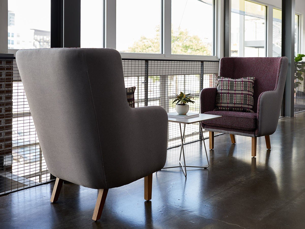 【ノルオフィス/Knoll Office / GOODS】のRockwell Unscripted High Back Chair / ロックウェル アンスクリプテッド ハイバックチェア ウッドレッグ インテリア・キッズ・メンズ・レディースファッション・服の通販 founy(ファニー) 　ニューヨーク　New York　パフォーマンス　Performance　フォルム　Form　ベスト　Vest　モダン　Modern　リラックス　Relax　ワーク　Work　ビジネス 仕事 通勤　Business　ホーム・キャンプ・アウトドア・お取り寄せ　Home,Garden,Outdoor,Camping Gear　家具・インテリア　Home Furniture & Interior. Stylish & Functional Living Spaces　チェア・椅子　Chair　ラウンジチェア　Lounge Chair　|ID: prp329100003874473 ipo3291000000032500767