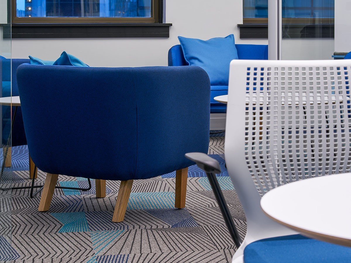 【ノルオフィス/Knoll Office / GOODS】のRockwell Unscripted Petite Club Chair / ロックウェル アンスクリプテッド プチクラブチェア ウッドレッグ インテリア・キッズ・メンズ・レディースファッション・服の通販 founy(ファニー) 　ニューヨーク　New York　パフォーマンス　Performance　フォルム　Form　ベスト　Vest　モダン　Modern　リラックス　Relax　ワーク　Work　送料無料　Free Shipping　ビジネス 仕事 通勤　Business　ホーム・キャンプ・アウトドア・お取り寄せ　Home,Garden,Outdoor,Camping Gear　家具・インテリア　Home Furniture & Interior. Stylish & Functional Living Spaces　チェア・椅子　Chair　ラウンジチェア　Lounge Chair　参考イメージ|ID: prp329100003874479 ipo3291000000032500759