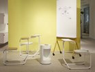 【ノルオフィス/Knoll Office / GOODS】のToboggan Sled Base Chair Desk / トボガン スレッドベース チェアデスク メラミン天板 左:同シリーズの「突板天板」、中央、右:「ホワイト」参考イメージ|ID: prp329100003874487 ipo3291000000032500815