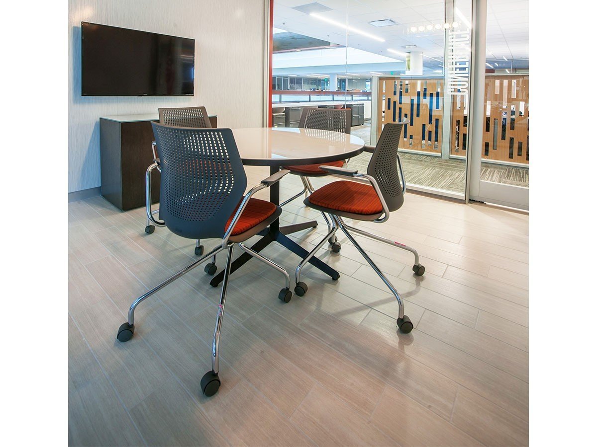 【ノルオフィス/Knoll Office / GOODS】のMultiGeneration Chair / マルチジェネレーション チェア ハイブリッドベース 固定肘 グライド脚 インテリア・キッズ・メンズ・レディースファッション・服の通販 founy(ファニー) 　送料無料　Free Shipping　パフォーマンス　Performance　メッシュ　Mesh　ワーク　Work　ホーム・キャンプ・アウトドア・お取り寄せ　Home,Garden,Outdoor,Camping Gear　家具・インテリア　Home Furniture & Interior. Stylish & Functional Living Spaces　チェア・椅子　Chair　オフィスチェア・デスクチェア　Office Chair/Desk Chair　参考イメージ|ID: prp329100003900349 ipo3291000000032500826