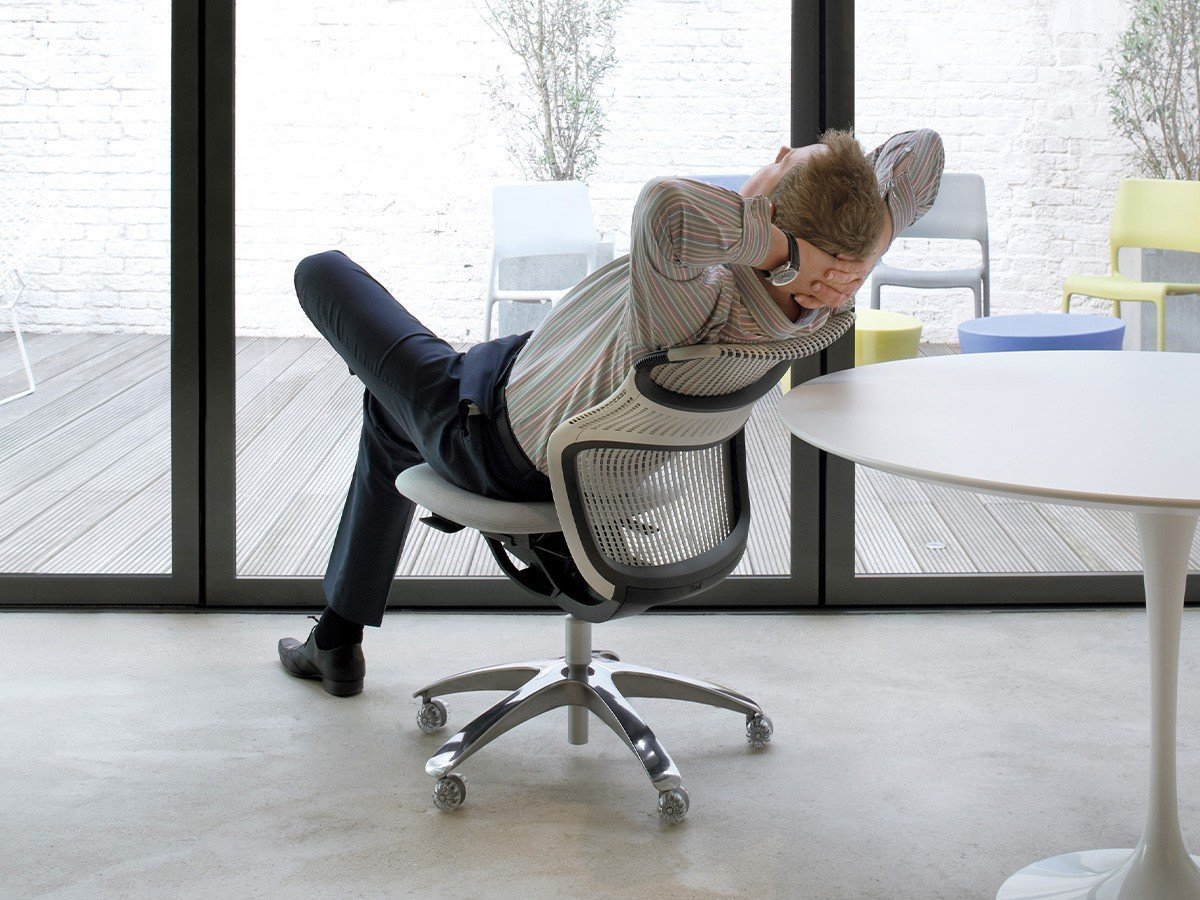 【ノルオフィス/Knoll Office / GOODS】のGeneration Chair / ジェネレーション チェア 肘なし インテリア・キッズ・メンズ・レディースファッション・服の通販 founy(ファニー) 　ストレッチ　Stretch　デスク　Desk　パターン　Pattern　フォーマル　Formal　フレーム　Flame　ワーク　Work　送料無料　Free Shipping　ビジネス 仕事 通勤　Business　ホーム・キャンプ・アウトドア・お取り寄せ　Home,Garden,Outdoor,Camping Gear　家具・インテリア　Home Furniture & Interior. Stylish & Functional Living Spaces　チェア・椅子　Chair　オフィスチェア・デスクチェア　Office Chair/Desk Chair　ダイナミックサスペンション機能|体重に合わせてロッキング強度が自動調整されます。|ID: prp329100003900357 ipo3291000000032500656
