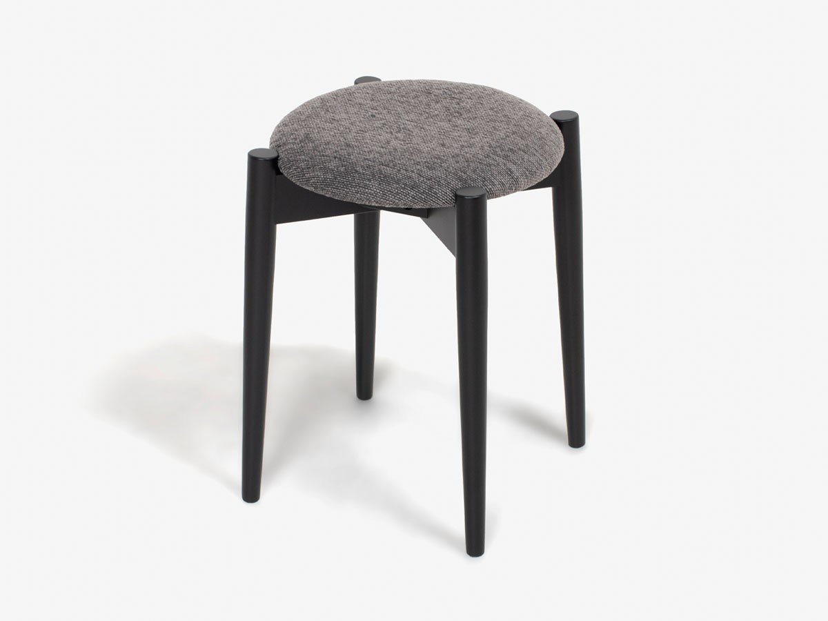 【秋田木工/Akimoku / GOODS】のLYKKE STOOL / リュッケ スツール インテリア・キッズ・メンズ・レディースファッション・服の通販 founy(ファニー) 　送料無料　Free Shipping　テーブル　Table, Dining Table　ホーム・キャンプ・アウトドア・お取り寄せ　Home Living / Home & Lifestyle / Camping Gear / Outdoor Camping　家具・インテリア　Home Furniture & Interior. Stylish & Functional Living Spaces　チェア・椅子　Seating & Chairs　スツール・バースツール　Stools & Bar Stools　張地:7345(デクレア2)、フレームブラック艶消し|ID: prp329100003907682 ipo3291000000034104472
