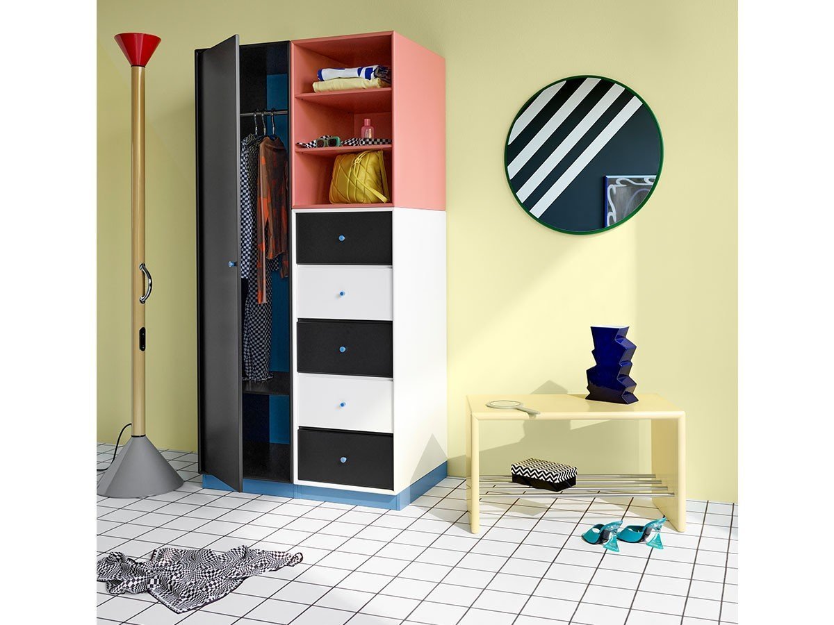 【モンタナ/Montana / GOODS】のColour Frame Mirror AROUND / カラーフレームミラー アラウンド インテリア・キッズ・メンズ・レディースファッション・服の通販 founy(ファニー) 　送料無料　Free Shipping　フィット　Fit, Slim Fit　フォルム　Silhouette, Form　フレーム　Frame, Outline　モダン　Modern, Contemporary　ホーム・キャンプ・アウトドア・お取り寄せ　Home Living / Home & Lifestyle / Camping Gear / Outdoor Camping　家具・インテリア　Home Furniture & Interior. Stylish & Functional Living Spaces　ミラー・ドレッサー　Mirrors & Dressers　壁掛けミラー・全身鏡・スタンドミラー　Wall Mirror　ホーム・キャンプ・アウトドア・お取り寄せ　Home Living / Home & Lifestyle / Camping Gear / Outdoor Camping　家具・インテリア　Home Furniture & Interior. Stylish & Functional Living Spaces　ミラー・ドレッサー　Mirrors & Dressers　ドレッサー・ミラー付き化粧台　Vanity Table for Bedroom　参考イメージ|ID: prp329100003927034 ipo3291000000035341621