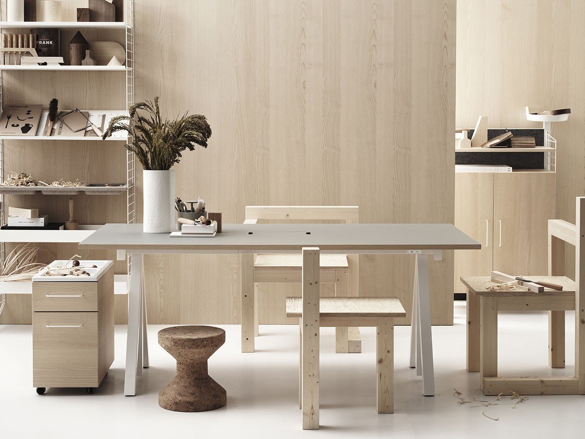 【ストリングファニチャー/String Furniture / GOODS】のWorks Sit-stand Desk / Electrical / ワークス 昇降式ワークデスク 幅160cm リノリウム天板 インテリア・キッズ・メンズ・レディースファッション・服の通販 founy(ファニー) 　エレガント 上品　Elegant　テーブル　Table　デスク　Desk　リバーシブル　Reversible　ワーク　Work　ビジネス 仕事 通勤　Business　ホーム・キャンプ・アウトドア・お取り寄せ　Home,Garden,Outdoor,Camping Gear　家具・インテリア　Furniture　その他 インテリア雑貨、家具　Furniture, Interior, Others　参考イメージ|ID: prp329100003938843 ipo3291000000030185561