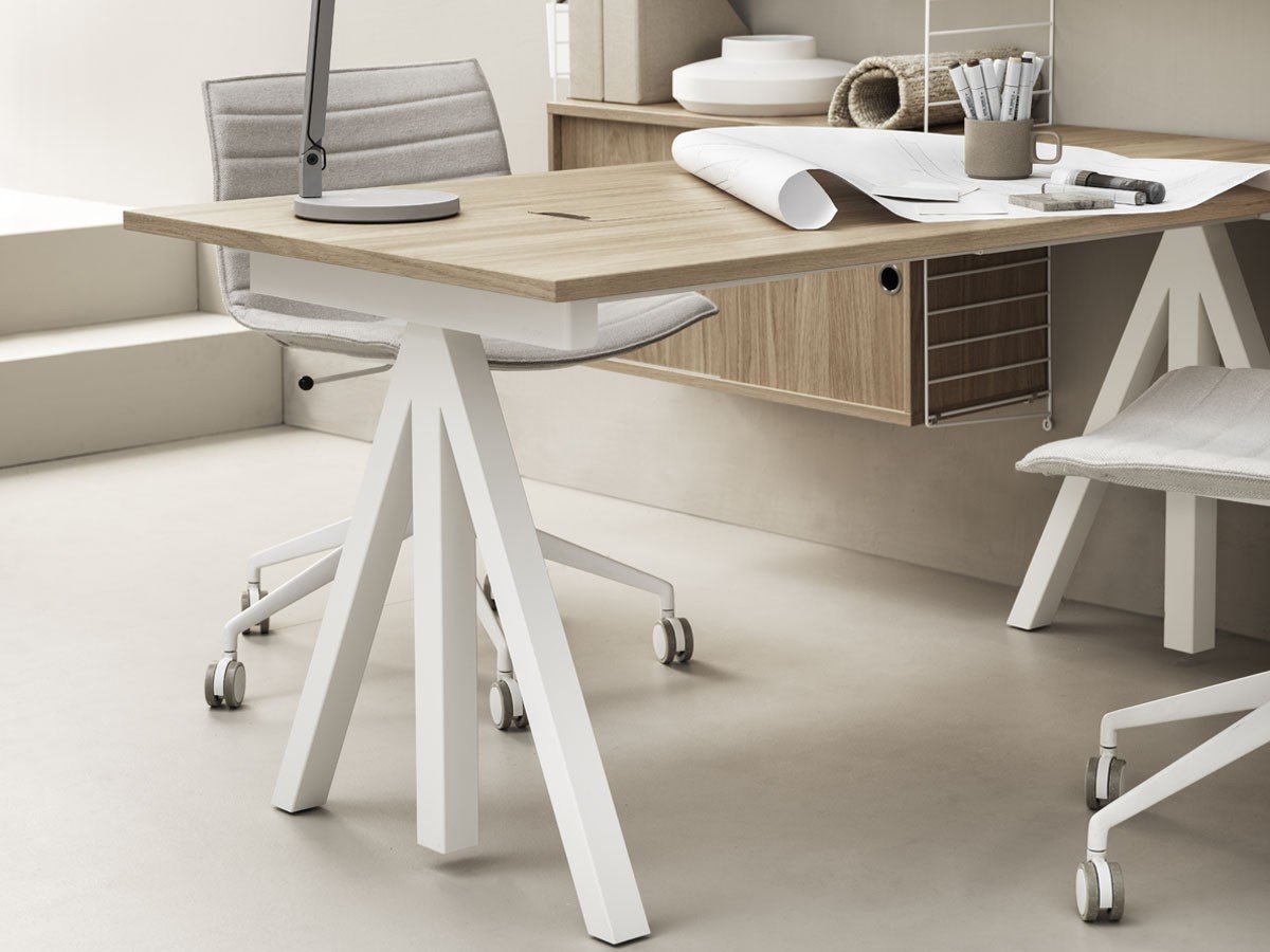 【ストリングファニチャー/String Furniture / GOODS】のWorks Sit-stand Desk / Electrical / ワークス 昇降式ワークデスク 幅160cm オーク天板 インテリア・キッズ・メンズ・レディースファッション・服の通販 founy(ファニー) 　エレガント 上品　Elegant　テーブル　Table　デスク　Desk　リバーシブル　Reversible　ワーク　Work　ビジネス 仕事 通勤　Business　ホーム・キャンプ・アウトドア・お取り寄せ　Home,Garden,Outdoor,Camping Gear　家具・インテリア　Furniture　その他 インテリア雑貨、家具　Furniture, Interior, Others　参考イメージ|ID: prp329100003938845 ipo3291000000030185645
