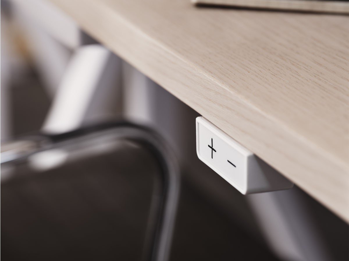 【ストリングファニチャー/String Furniture / GOODS】のWorks Sit-stand Desk / Electrical / ワークス 昇降式ワークデスク 幅120cm インテリア・キッズ・メンズ・レディースファッション・服の通販 founy(ファニー) 　エレガント 上品　Elegant　テーブル　Table　デスク　Desk　リバーシブル　Reversible　ワーク　Work　ビジネス 仕事 通勤　Business　ホーム・キャンプ・アウトドア・お取り寄せ　Home,Garden,Outdoor,Camping Gear　家具・インテリア　Furniture　その他 インテリア雑貨、家具　Furniture, Interior, Others　脚部カラー「ホワイト」スイッチ参考イメージ|ID: prp329100003938854 ipo3291000000030186180