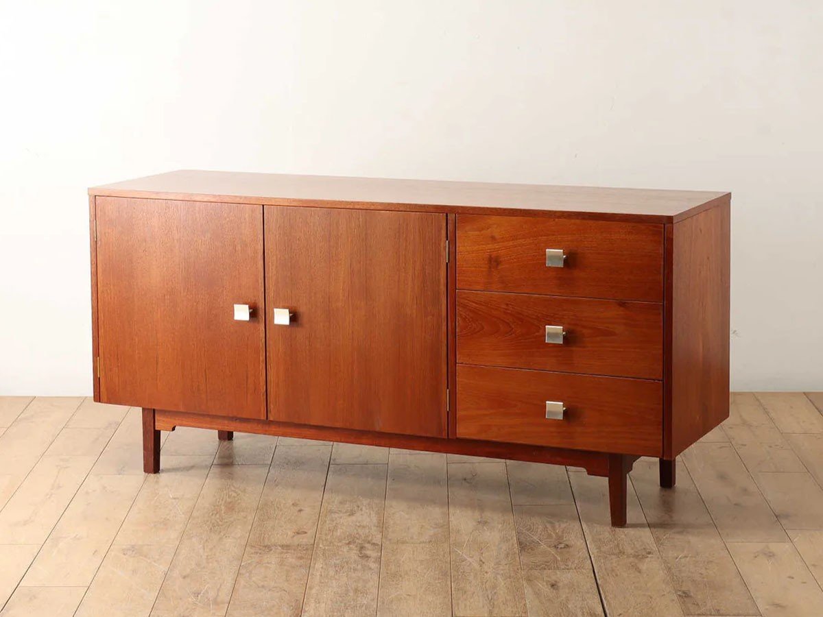 【ロイズ アンティークス/Lloyd's Antiques / GOODS】のReal Antique Sideboard / 英国アンティーク家具 サイドボード IY005052 人気、トレンドファッション・服の通販 founy(ファニー) 　アンティーク　Antique　クラシック　Classic　モダン　Modern　ホーム・キャンプ・アウトドア・お取り寄せ　Home,Garden,Outdoor,Camping Gear　家具・インテリア　Furniture　収納家具・キャビネット　Storage Furniture　サイドボード　Sideboard　 other-1|ID: prp329100003963670 ipo3291000000026125426