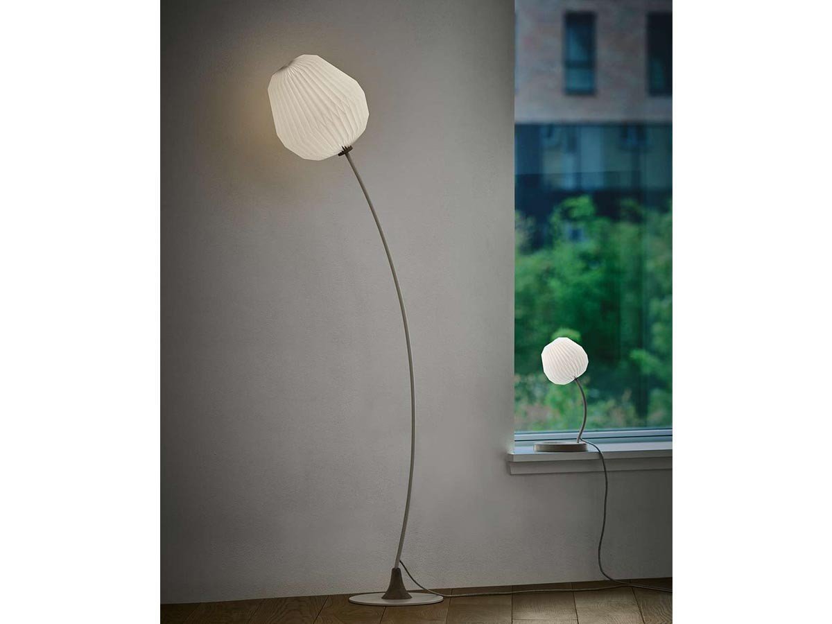 【レ クリント/LE KLINT / GOODS】のBOUQUET TABLE LAMP 330 / ブーケ テーブルランプ 330 人気、トレンドファッション・服の通販 founy(ファニー) 　アクセサリー　Fashion Accessories　春　Spring　チューリップ　Tube, Tube Top　テーブル　Table, Dining Table　ハンド　Hand, Handmade　フォルム　Silhouette, Form　プリーツ　Pleats, Pleated　送料無料　Free Shipping　ホーム・キャンプ・アウトドア・お取り寄せ　Home Living / Home & Lifestyle / Camping Gear / Outdoor Camping　家具・インテリア　Home Furniture & Interior. Stylish & Functional Living Spaces　ライト・照明　Lamps & Lighting Fixtures　other-6|ID: prp329100004016715 ipo3291000000031476145