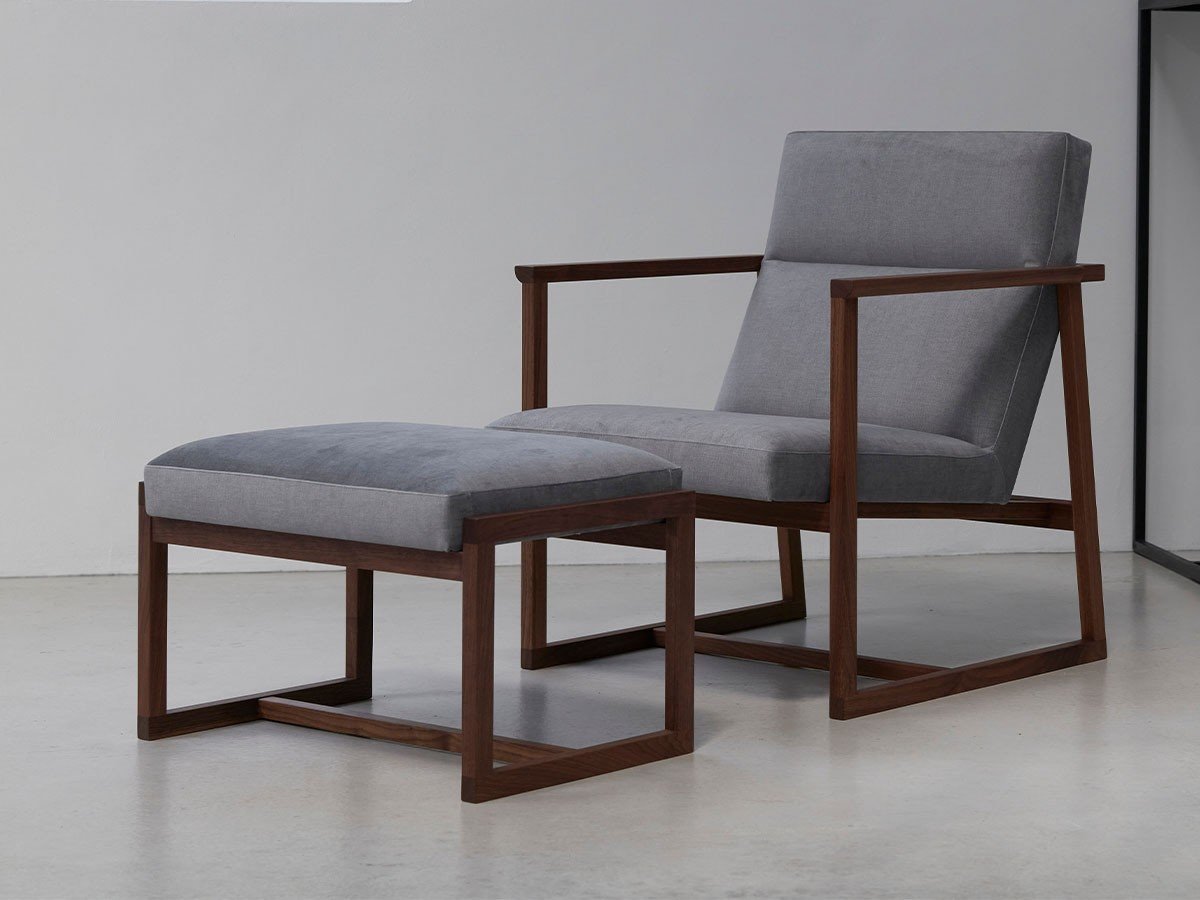 【心石工芸/KOKOROISHI / GOODS】のLEVE / レーベ 1P + オットマン インテリア・キッズ・メンズ・レディースファッション・服の通販 founy(ファニー)  コンパクト Compact, Small Size シンプル Simple, Minimal フレーム Frame, Outline ホーム・キャンプ・アウトドア・お取り寄せ Home Living / Home & Lifestyle / Camping Gear / Outdoor Camping 家具・インテリア Home Furniture & Interior. Stylish & Functional Living Spaces チェア・椅子 Seating & Chairs ラウンジチェア・リクライナー Lounge Chairs / Recliners 張地:フィオラ IFU30-61(ランク4)、フレーム:ウォールナット|ID: prp329100004024559 ipo3291000000034365973