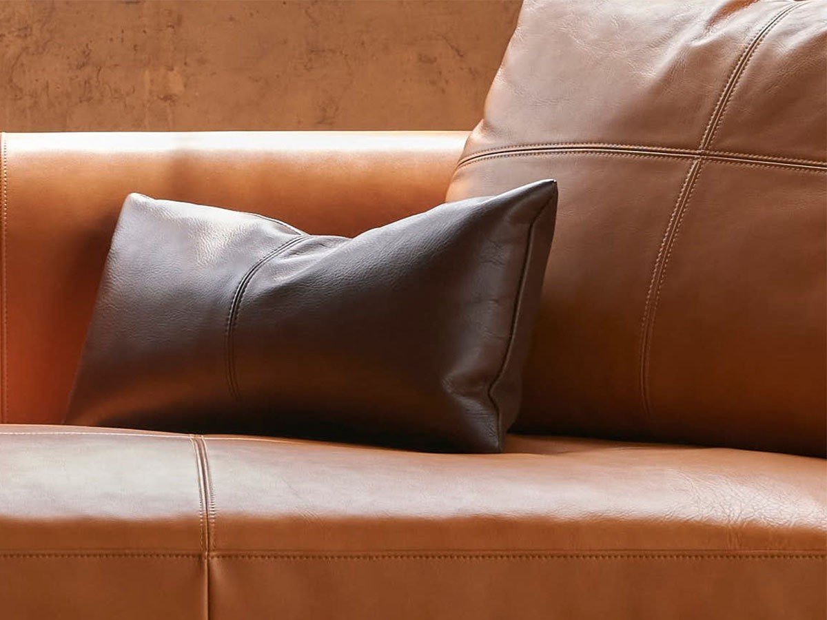 【心石工芸/KOKOROISHI / GOODS】のUCA / ウーカ 長方形 インテリア・キッズ・メンズ・レディースファッション・服の通販 founy(ファニー) 　送料無料　Free Shipping　クッション　Cushion, Throw Pillow　ダブル　Double, Double-Breasted　フェザー　Feather, Feather Detail　ホーム・キャンプ・アウトドア・お取り寄せ　Home Living / Home & Lifestyle / Camping Gear / Outdoor Camping　家具・インテリア　Home Furniture & Interior. Stylish & Functional Living Spaces　その他 インテリア雑貨、家具　Home Decor & Furniture Extras　張地:KZ451(レザーKZ)|ID: prp329100004024562 ipo3291000000035325970