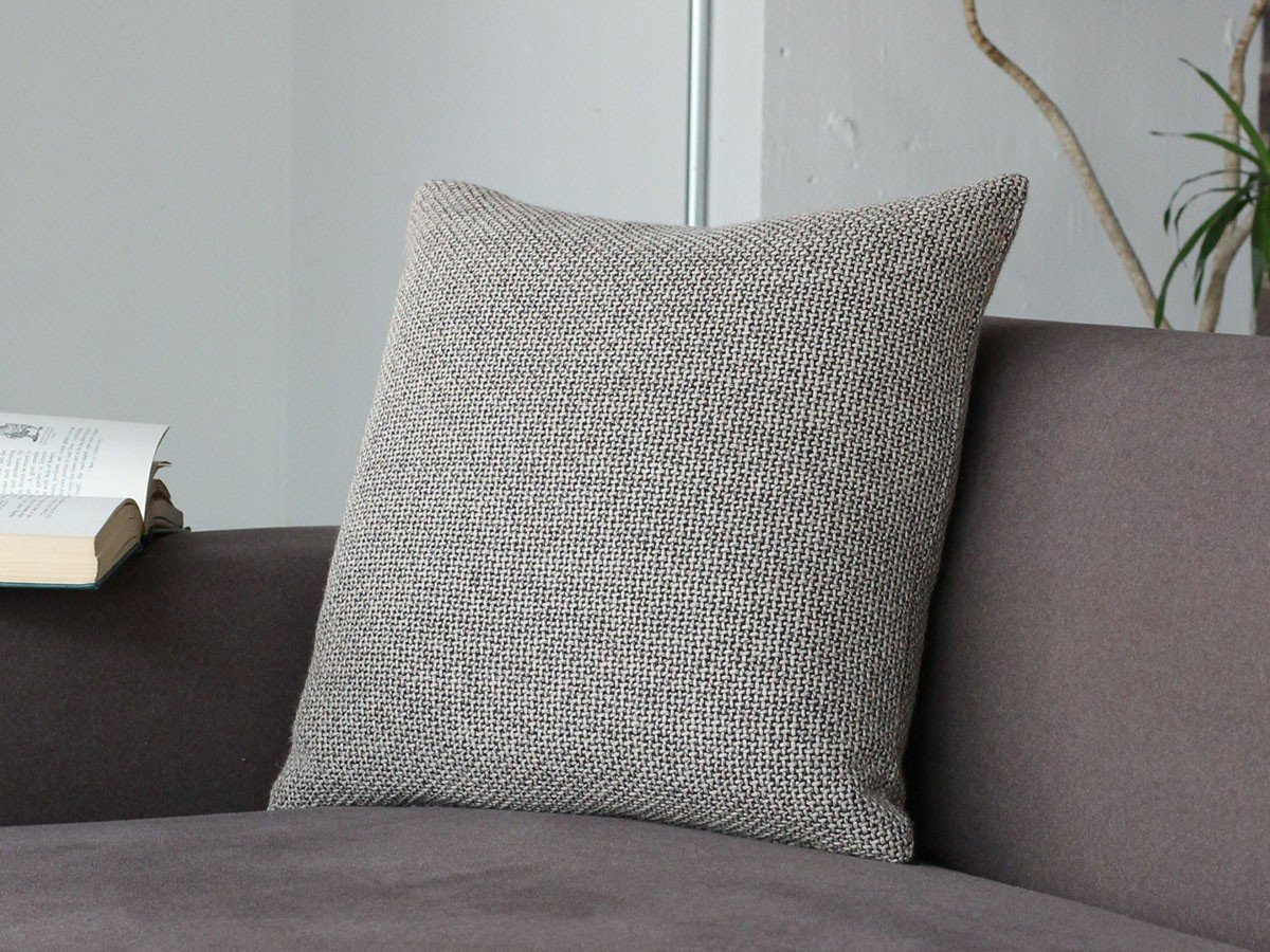 【心石工芸/KOKOROISHI / GOODS】のUCA / ウーカ 正方形 インテリア・キッズ・メンズ・レディースファッション・服の通販 founy(ファニー) 　送料無料　Free Shipping　クッション　Cushion, Throw Pillow　ダブル　Double, Double-Breasted　フェザー　Feather, Feather Detail　ホーム・キャンプ・アウトドア・お取り寄せ　Home Living / Home & Lifestyle / Camping Gear / Outdoor Camping　家具・インテリア　Home Furniture & Interior. Stylish & Functional Living Spaces　その他 インテリア雑貨、家具　Home Decor & Furniture Extras　張地:メリノス 47(ランク5)、サイズ:40 × 40cm|ID: prp329100004024563 ipo3291000000035325993