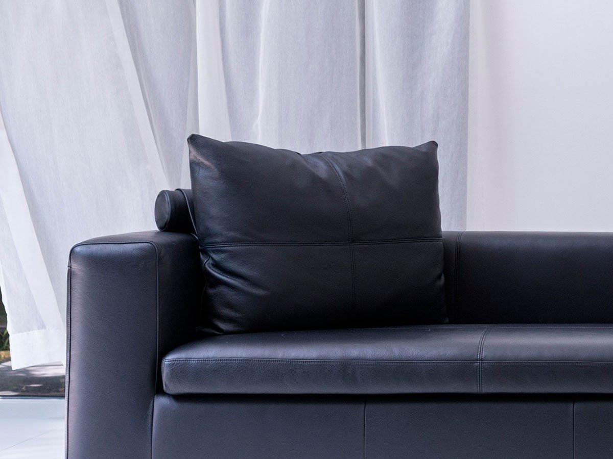 【心石工芸/KOKOROISHI / GOODS】のUCA / ウーカ ボルスター付 インテリア・キッズ・メンズ・レディースファッション・服の通販 founy(ファニー) 　送料無料　Free Shipping　クッション　Cushion, Throw Pillow　ダブル　Double, Double-Breasted　フェザー　Feather, Feather Detail　ホーム・キャンプ・アウトドア・お取り寄せ　Home Living / Home & Lifestyle / Camping Gear / Outdoor Camping　家具・インテリア　Home Furniture & Interior. Stylish & Functional Living Spaces　その他 インテリア雑貨、家具　Home Decor & Furniture Extras　張地:MS113(レザーMS)、サイズ:70 × 55cm|ID: prp329100004024564 ipo3291000000035326003