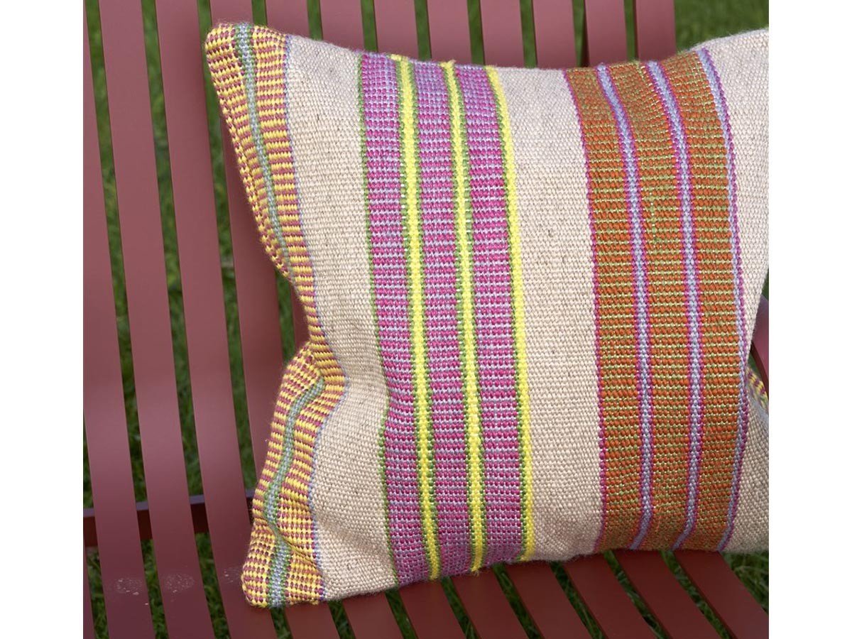 【デザイナーズ ギルド/DESIGNERS GUILD / GOODS】のMahakam Cushion / マハカム クッション 50 × 50cm 人気、トレンドファッション・服の通販 founy(ファニー) 　送料無料　Free Shipping　クッション　Cushion　ストライプ　Stripe　パターン　Pattern　フェザー　Feather　ヴィンテージ　Vintage　ホーム・キャンプ・アウトドア・お取り寄せ　Home,Garden,Outdoor,Camping Gear　家具・インテリア　Home Furniture & Interior. Stylish & Functional Living Spaces　その他 インテリア雑貨、家具　Furniture, Interior, Others　other-6|ID: prp329100004025286 ipo3291000000031475319