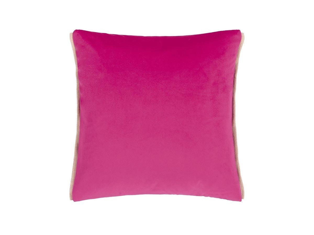 【デザイナーズ ギルド/DESIGNERS GUILD / GOODS】のVelluto Cushion / べルート クッション 50 × 50cm インテリア・キッズ・メンズ・レディースファッション・服の通販 founy(ファニー) 　送料無料　Free Shipping　クッション　Cushion　シンプル　Simple　パターン　Pattern　フェザー　Feather　ベルベット　Velvet　リネン　Linen　リバーシブル　Reversible　ホーム・キャンプ・アウトドア・お取り寄せ　Home,Garden,Outdoor,Camping Gear　家具・インテリア　Furniture　その他 インテリア雑貨、家具　Furniture, Interior, Others　マジェンタ(表面)|ID: prp329100004025294 ipo3291000000026716618