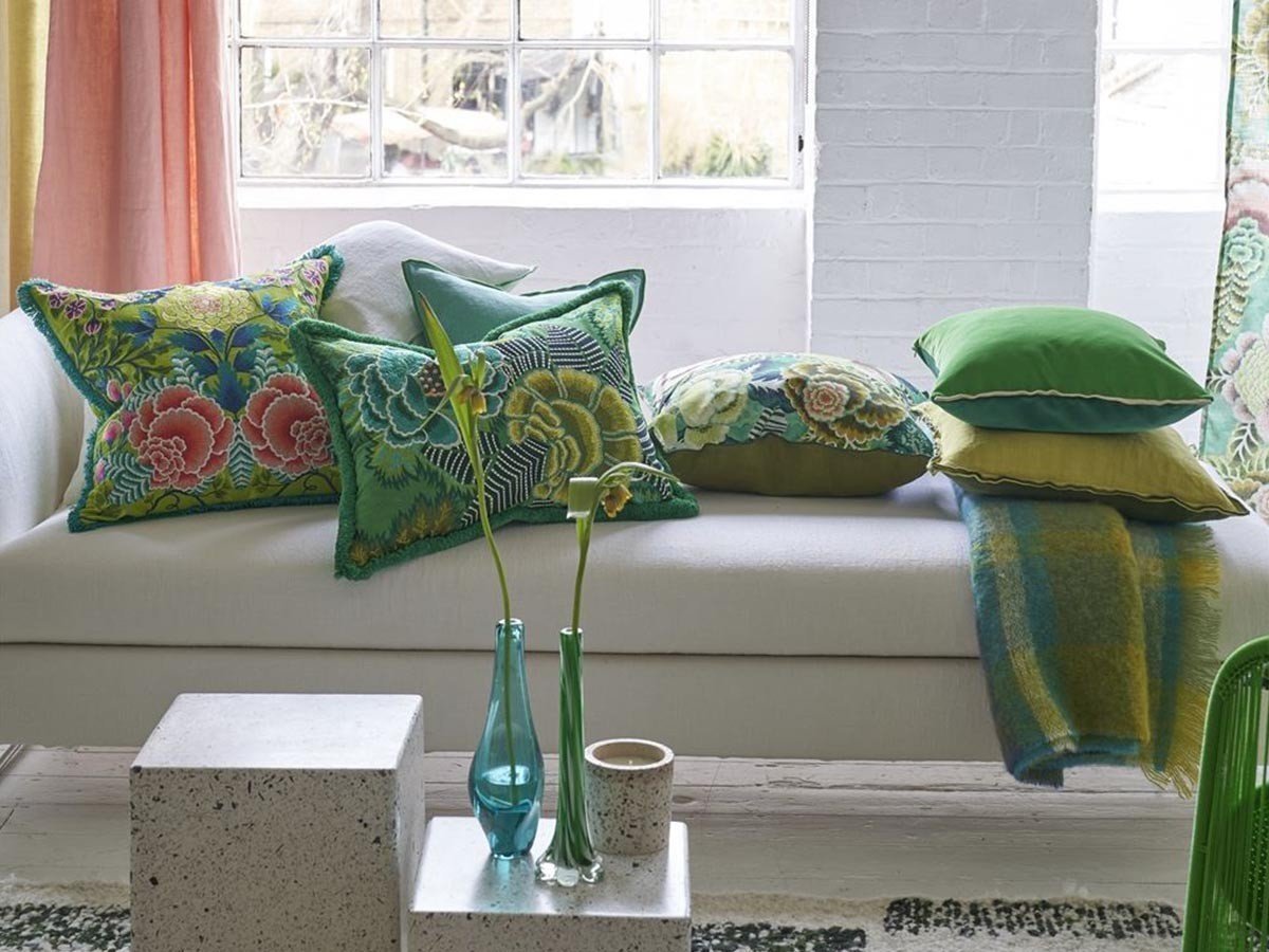 【デザイナーズ ギルド/DESIGNERS GUILD / GOODS】のRose de Damas Embroidered Cushion / ローズ ド ダマス エンブロイダード クッション 60 × 45cm 人気、トレンドファッション・服の通販 founy(ファニー) 　送料無料　Free Shipping　クッション　Cushion　パターン　Pattern　フェザー　Feather　フリンジ　Fringe　プリント　Print　ローズ　Rose　ホーム・キャンプ・アウトドア・お取り寄せ　Home,Garden,Outdoor,Camping Gear　家具・インテリア　Home Furniture & Interior. Stylish & Functional Living Spaces　その他 インテリア雑貨、家具　Furniture, Interior, Others　other-2|ID: prp329100004025297 ipo3291000000031475334