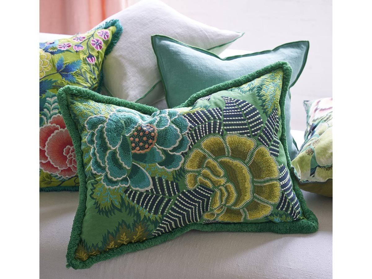 【デザイナーズ ギルド/DESIGNERS GUILD / GOODS】のRose de Damas Embroidered Cushion / ローズ ド ダマス エンブロイダード クッション 60 × 45cm 人気、トレンドファッション・服の通販 founy(ファニー) 　送料無料　Free Shipping　クッション　Cushion　パターン　Pattern　フェザー　Feather　フリンジ　Fringe　プリント　Print　ローズ　Rose　ホーム・キャンプ・アウトドア・お取り寄せ　Home,Garden,Outdoor,Camping Gear　家具・インテリア　Home Furniture & Interior. Stylish & Functional Living Spaces　その他 インテリア雑貨、家具　Furniture, Interior, Others　other-3|ID: prp329100004025297 ipo3291000000031475335