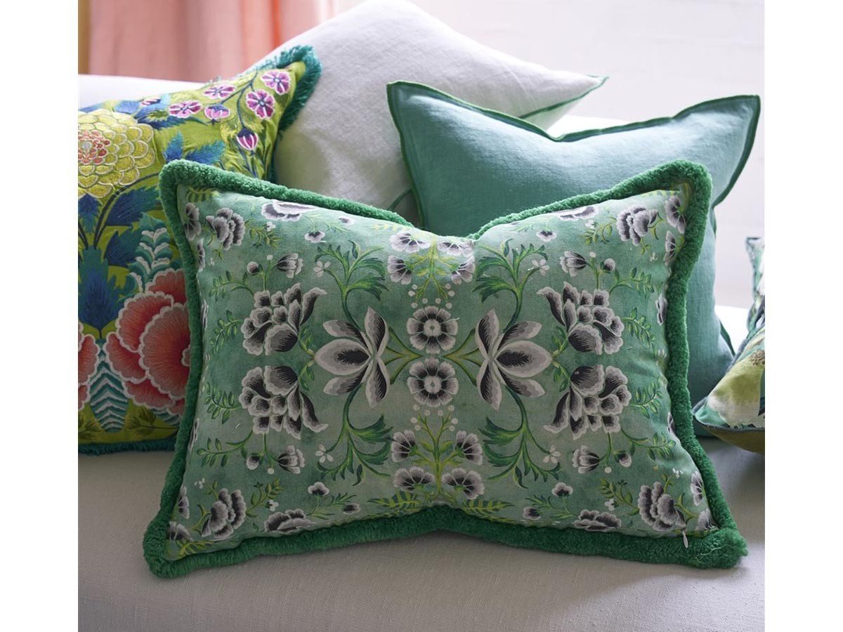 【デザイナーズ ギルド/DESIGNERS GUILD / GOODS】のRose de Damas Embroidered Cushion / ローズ ド ダマス エンブロイダード クッション 60 × 45cm 人気、トレンドファッション・服の通販 founy(ファニー) 　送料無料　Free Shipping　クッション　Cushion　パターン　Pattern　フェザー　Feather　フリンジ　Fringe　プリント　Print　ローズ　Rose　ホーム・キャンプ・アウトドア・お取り寄せ　Home,Garden,Outdoor,Camping Gear　家具・インテリア　Home Furniture & Interior. Stylish & Functional Living Spaces　その他 インテリア雑貨、家具　Furniture, Interior, Others　other-4|ID: prp329100004025297 ipo3291000000031475336