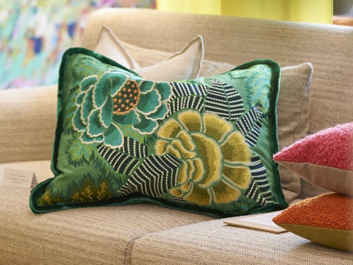 【デザイナーズ ギルド/DESIGNERS GUILD / GOODS】のRose de Damas Embroidered Cushion / ローズ ド ダマス エンブロイダード クッション 60 × 45cm 人気、トレンドファッション・服の通販 founy(ファニー) 　送料無料　Free Shipping　クッション　Cushion　パターン　Pattern　フェザー　Feather　フリンジ　Fringe　プリント　Print　ローズ　Rose　ホーム・キャンプ・アウトドア・お取り寄せ　Home,Garden,Outdoor,Camping Gear　家具・インテリア　Home Furniture & Interior. Stylish & Functional Living Spaces　その他 インテリア雑貨、家具　Furniture, Interior, Others　other-5|ID: prp329100004025297 ipo3291000000031475337