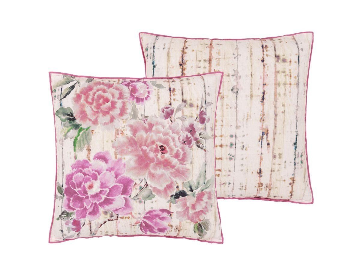 【デザイナーズ ギルド/DESIGNERS GUILD / GOODS】のKyoto Flower Cushion / キョウトフラワー クッション 50 × 50cm インテリア・キッズ・メンズ・レディースファッション・服の通販 founy(ファニー) 　送料無料　Free Shipping　クッション　Cushion　ストライプ　Stripe　パターン　Pattern　フェザー　Feather　プリント　Print　春　Spring　ホーム・キャンプ・アウトドア・お取り寄せ　Home,Garden,Outdoor,Camping Gear　家具・インテリア　Furniture　その他 インテリア雑貨、家具　Furniture, Interior, Others　コーラル|ID: prp329100004025304 ipo3291000000026716709