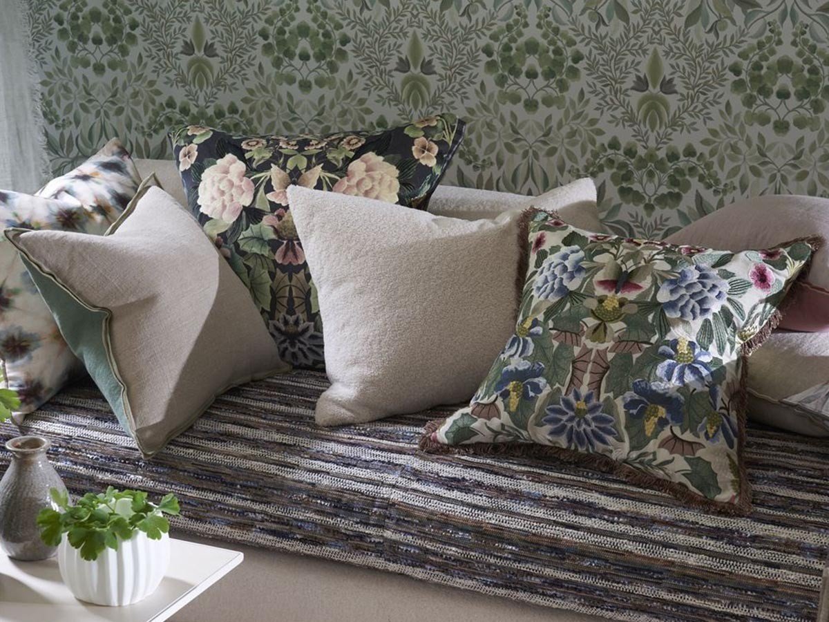 【デザイナーズ ギルド/DESIGNERS GUILD / GOODS】のIkebana Damask Velvet Cushion / イケバナ ダマスク ベルベット クッション 55 × 55cm 人気、トレンドファッション・服の通販 founy(ファニー) 　送料無料　Free Shipping　クッション　Cushion, Throw Pillow　ストライプ　Stripe, Striped Pattern　パターン　Pattern, Design Print　フェザー　Feather, Feather Detail　プリント　Print, Printed Pattern　ベルベット　Velvet, Velvety　ホーム・キャンプ・アウトドア・お取り寄せ　Home Living / Home & Lifestyle / Camping Gear / Outdoor Camping　家具・インテリア　Home Furniture & Interior. Stylish & Functional Living Spaces　その他 インテリア雑貨、家具　Home Decor & Furniture Extras　other-4|ID: prp329100004025305 ipo3291000000031475345