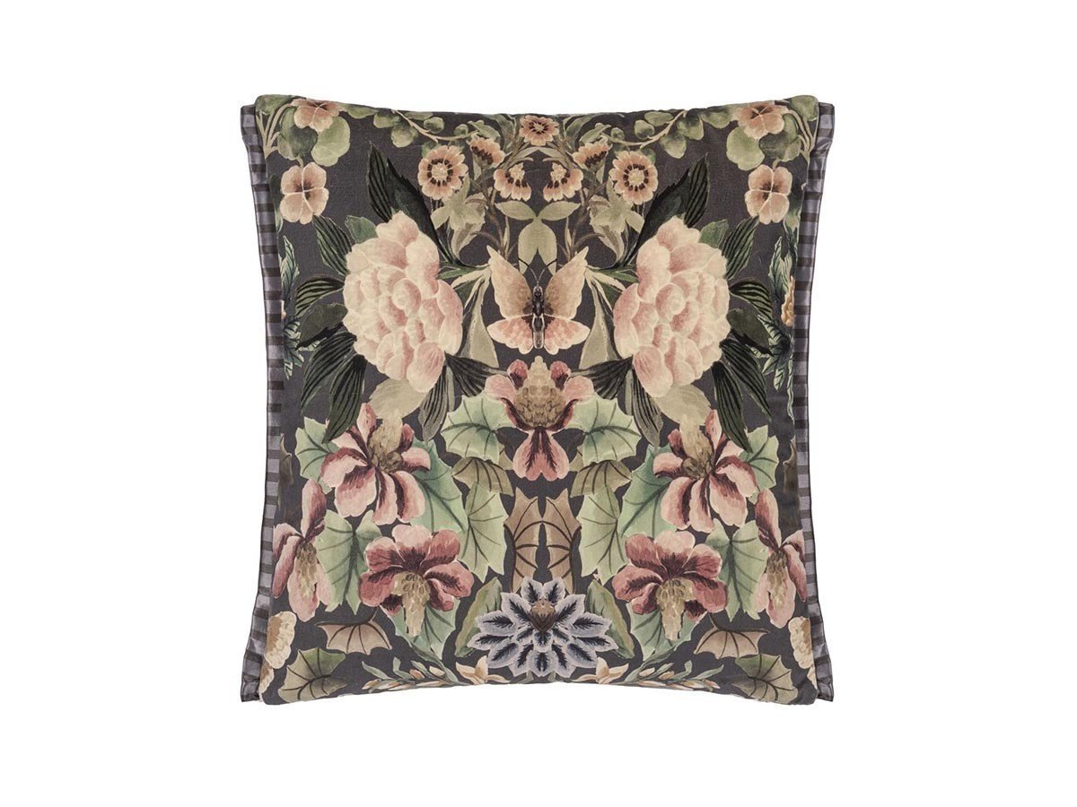 【デザイナーズ ギルド/DESIGNERS GUILD / GOODS】のIkebana Damask Velvet Cushion / イケバナ ダマスク ベルベット クッション 55 × 55cm インテリア・キッズ・メンズ・レディースファッション・服の通販 founy(ファニー) 　送料無料　Free Shipping　クッション　Cushion, Throw Pillow　ストライプ　Stripe, Striped Pattern　パターン　Pattern, Design Print　フェザー　Feather, Feather Detail　プリント　Print, Printed Pattern　ベルベット　Velvet, Velvety　ホーム・キャンプ・アウトドア・お取り寄せ　Home Living / Home & Lifestyle / Camping Gear / Outdoor Camping　家具・インテリア　Home Furniture & Interior. Stylish & Functional Living Spaces　その他 インテリア雑貨、家具　Home Decor & Furniture Extras　グラファイト(表面)|ID: prp329100004025305 ipo3291000000035326039