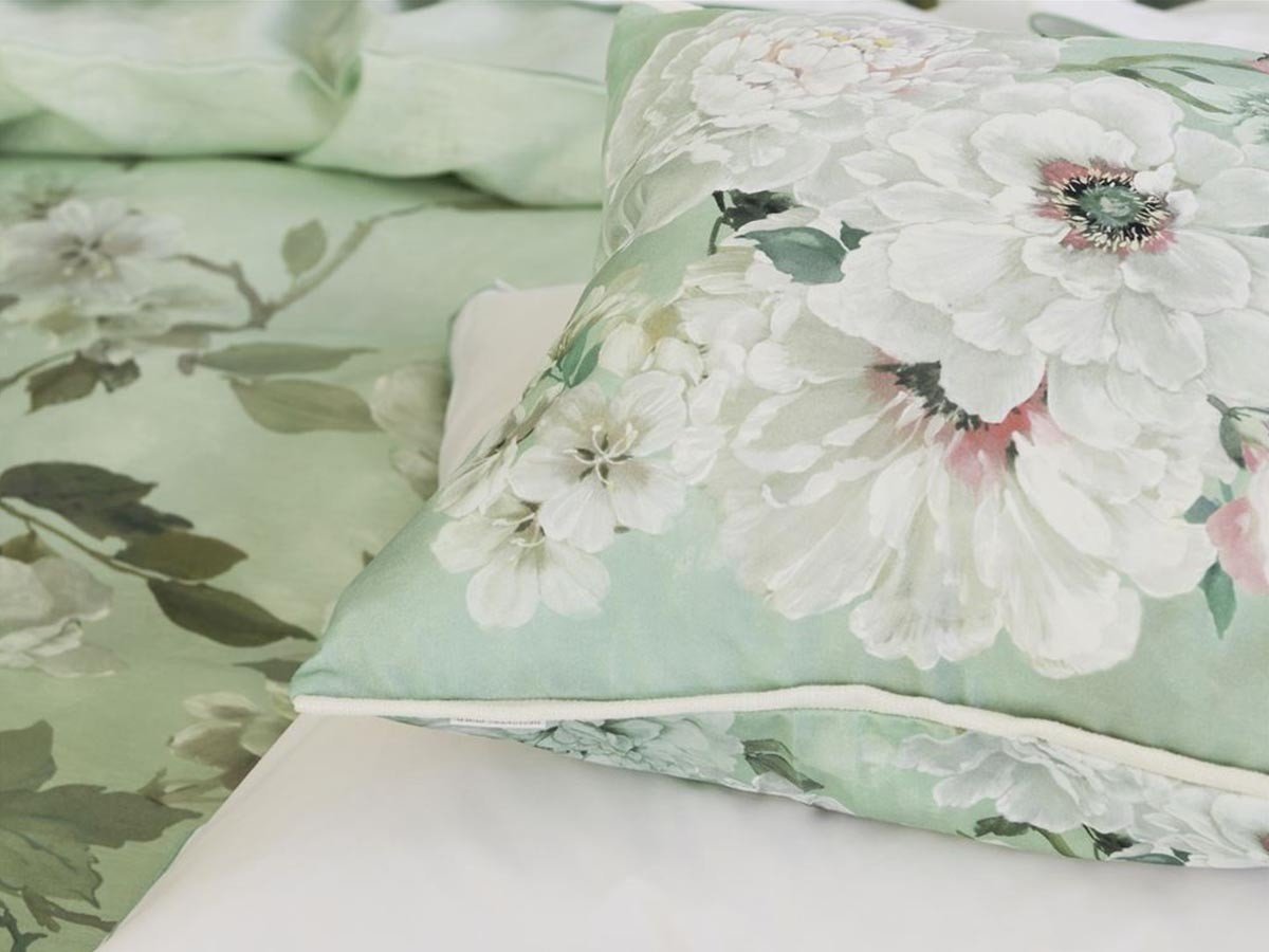 【デザイナーズ ギルド/DESIGNERS GUILD / GOODS】のFleur Blanche Cushion / フルール ブランシュ クッション 50 × 50cm 人気、トレンドファッション・服の通販 founy(ファニー) 　送料無料　Free Shipping　クッション　Cushion　トリミング　Trimming　パターン　Pattern　フェザー　Feather　プリント　Print　ホーム・キャンプ・アウトドア・お取り寄せ　Home,Garden,Outdoor,Camping Gear　家具・インテリア　Home Furniture & Interior. Stylish & Functional Living Spaces　その他 インテリア雑貨、家具　Furniture, Interior, Others　other-3|ID: prp329100004025316 ipo3291000000031475387