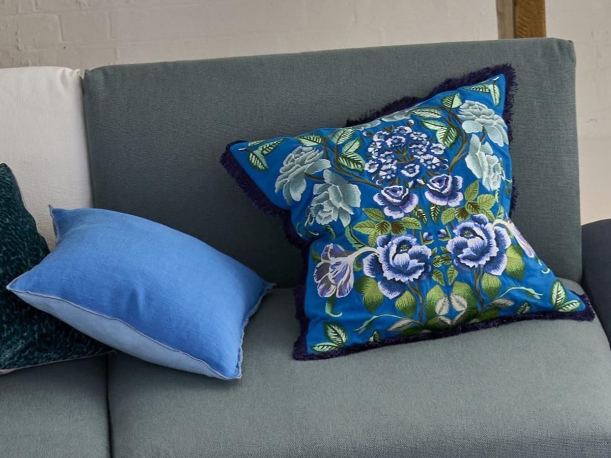 【デザイナーズ ギルド/DESIGNERS GUILD / GOODS】のEleonora Embroidered Cushion / エレオノラ エンブロイダード クッション 55 × 55cm 人気、トレンドファッション・服の通販 founy(ファニー) 　送料無料　Free Shipping　エレガント 上品　Elegant　クッション　Cushion　パターン　Pattern　フェザー　Feather　フリンジ　Fringe　プリント　Print　ホーム・キャンプ・アウトドア・お取り寄せ　Home,Garden,Outdoor,Camping Gear　家具・インテリア　Furniture　その他 インテリア雑貨、家具　Furniture, Interior, Others　other-6|ID: prp329100004025321 ipo3291000000031475410