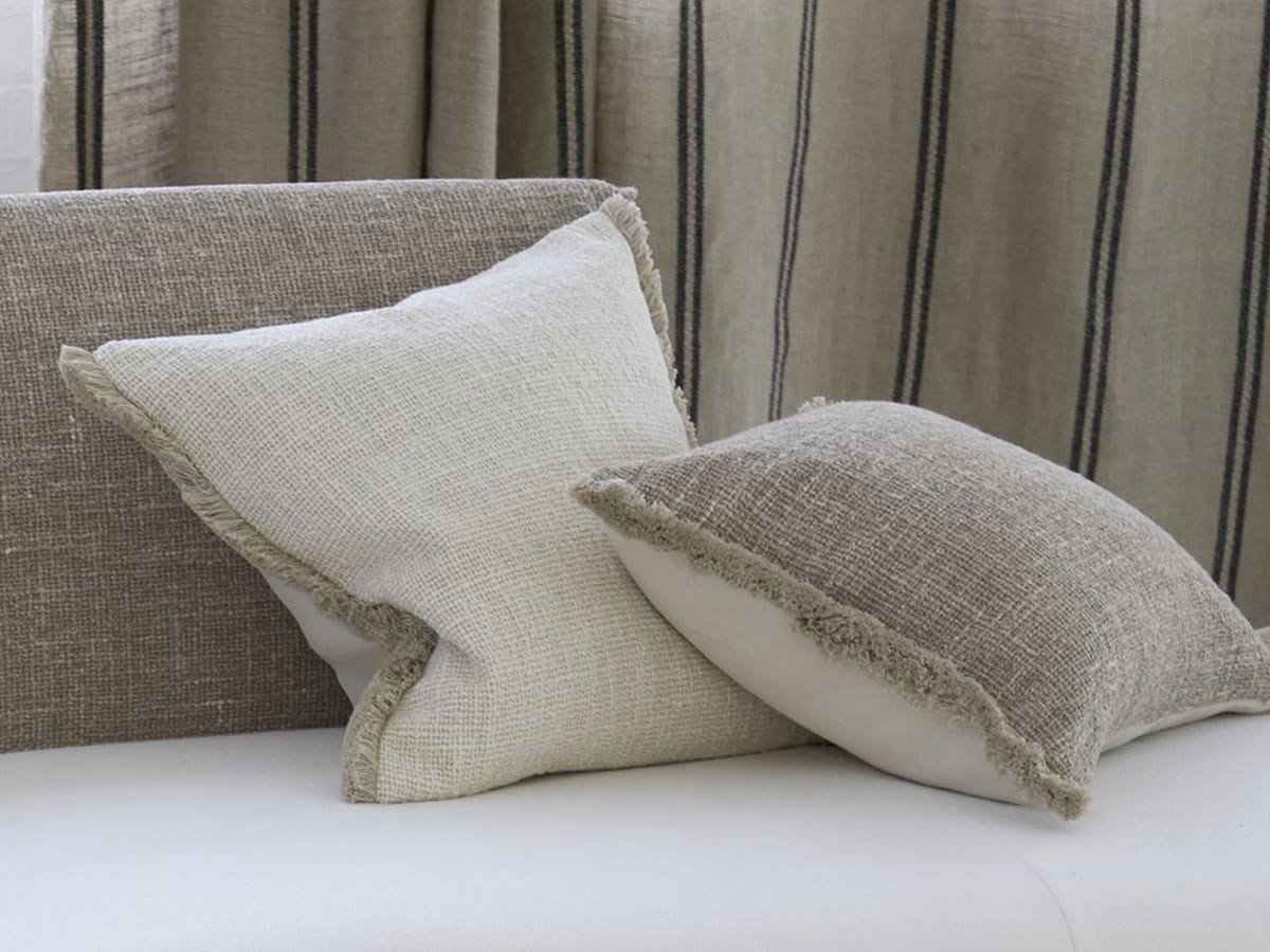 【デザイナーズ ギルド/DESIGNERS GUILD / GOODS】のCharroux Cushion / シャルー クッション 50 × 50cm 人気、トレンドファッション・服の通販 founy(ファニー) 　送料無料　Free Shipping　エレガント 上品　Elegant　クッション　Cushion, Throw Pillow　パターン　Pattern, Design Print　フェザー　Feather, Feather Detail　フランス　France, French　フリンジ　Fringe, Tassel　リネン　Linen, Linen Fabric　ループ　Loop, Loop Knit　ホーム・キャンプ・アウトドア・お取り寄せ　Home Living / Home & Lifestyle / Camping Gear / Outdoor Camping　家具・インテリア　Home Furniture & Interior. Stylish & Functional Living Spaces　その他 インテリア雑貨、家具　Home Decor & Furniture Extras　other-4|ID: prp329100004025328 ipo3291000000031475424
