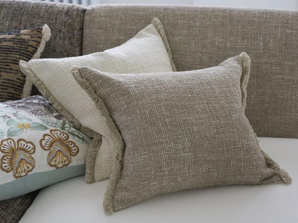 【デザイナーズ ギルド/DESIGNERS GUILD / GOODS】のCharroux Cushion / シャルー クッション 50 × 50cm 人気、トレンドファッション・服の通販 founy(ファニー) 　送料無料　Free Shipping　エレガント 上品　Elegant　クッション　Cushion, Throw Pillow　パターン　Pattern, Design Print　フェザー　Feather, Feather Detail　フランス　France, French　フリンジ　Fringe, Tassel　リネン　Linen, Linen Fabric　ループ　Loop, Loop Knit　ホーム・キャンプ・アウトドア・お取り寄せ　Home Living / Home & Lifestyle / Camping Gear / Outdoor Camping　家具・インテリア　Home Furniture & Interior. Stylish & Functional Living Spaces　その他 インテリア雑貨、家具　Home Decor & Furniture Extras　other-5|ID: prp329100004025328 ipo3291000000031475425