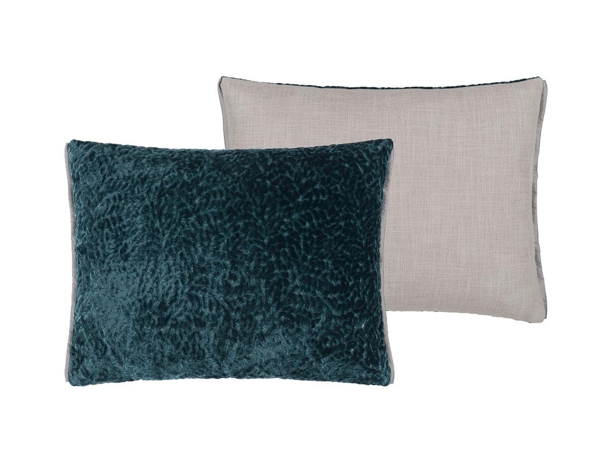 【デザイナーズ ギルド/DESIGNERS GUILD / GOODS】のCartouche Cushion / カルトゥーシュ クッション 60 × 45cm 人気、トレンドファッション・服の通販 founy(ファニー) 　送料無料　Free Shipping　エレガント 上品　Elegant　クッション　Cushion, Throw Pillow　シルバー　Silver, Metallic Silver　トリミング　Trimming, Decorative Edge　パターン　Pattern, Design Print　フェザー　Feather, Feather Detail　ベルベット　Velvet, Velvety　ホーム・キャンプ・アウトドア・お取り寄せ　Home Living / Home & Lifestyle / Camping Gear / Outdoor Camping　家具・インテリア　Home Furniture & Interior. Stylish & Functional Living Spaces　その他 インテリア雑貨、家具　Home Decor & Furniture Extras　other-4|ID: prp329100004025330 ipo3291000000031475429