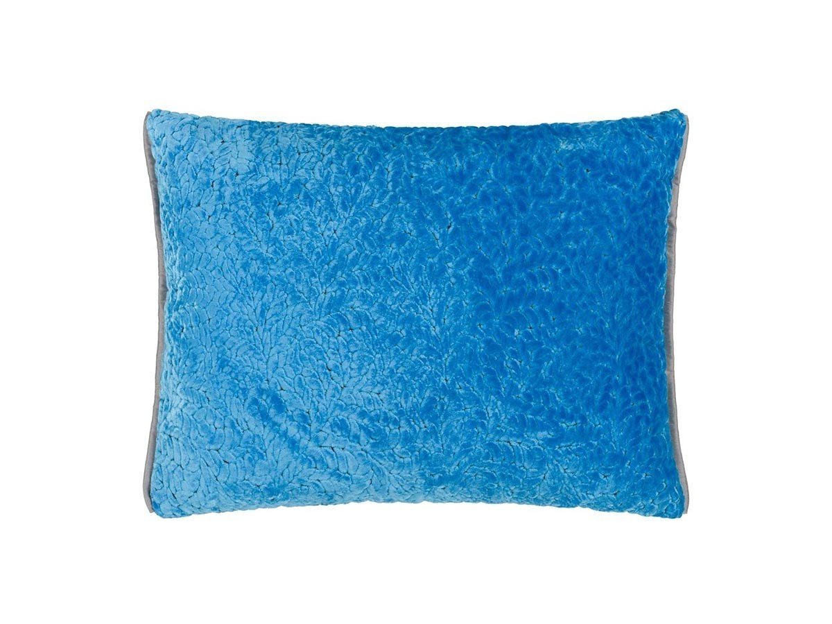 【デザイナーズ ギルド/DESIGNERS GUILD / GOODS】のCartouche Cushion / カルトゥーシュ クッション 60 × 45cm インテリア・キッズ・メンズ・レディースファッション・服の通販 founy(ファニー) 　送料無料　Free Shipping　エレガント 上品　Elegant　クッション　Cushion, Throw Pillow　シルバー　Silver, Metallic Silver　トリミング　Trimming, Decorative Edge　パターン　Pattern, Design Print　フェザー　Feather, Feather Detail　ベルベット　Velvet, Velvety　ホーム・キャンプ・アウトドア・お取り寄せ　Home Living / Home & Lifestyle / Camping Gear / Outdoor Camping　家具・インテリア　Home Furniture & Interior. Stylish & Functional Living Spaces　その他 インテリア雑貨、家具　Home Decor & Furniture Extras　アジュール(表面)|ID: prp329100004025330 ipo3291000000035326164
