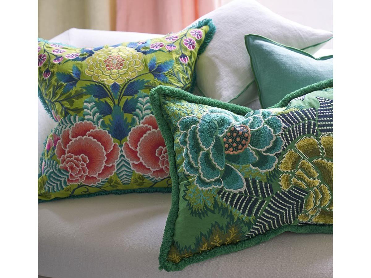 【デザイナーズ ギルド/DESIGNERS GUILD / GOODS】のBrocart Decoratif Embroidered Cushion / ブロケード デコラティヴ エンブロイダード クッション 50 × 50cm 人気、トレンドファッション・服の通販 founy(ファニー) 　送料無料　Free Shipping　クッション　Cushion, Throw Pillow　パターン　Pattern, Design Print　フェザー　Feather, Feather Detail　フリンジ　Fringe, Tassel　プリント　Print, Printed Pattern　人気　Popular, Best Seller　ホーム・キャンプ・アウトドア・お取り寄せ　Home Living / Home & Lifestyle / Camping Gear / Outdoor Camping　家具・インテリア　Home Furniture & Interior. Stylish & Functional Living Spaces　その他 インテリア雑貨、家具　Home Decor & Furniture Extras　other-4|ID: prp329100004025336 ipo3291000000031475434