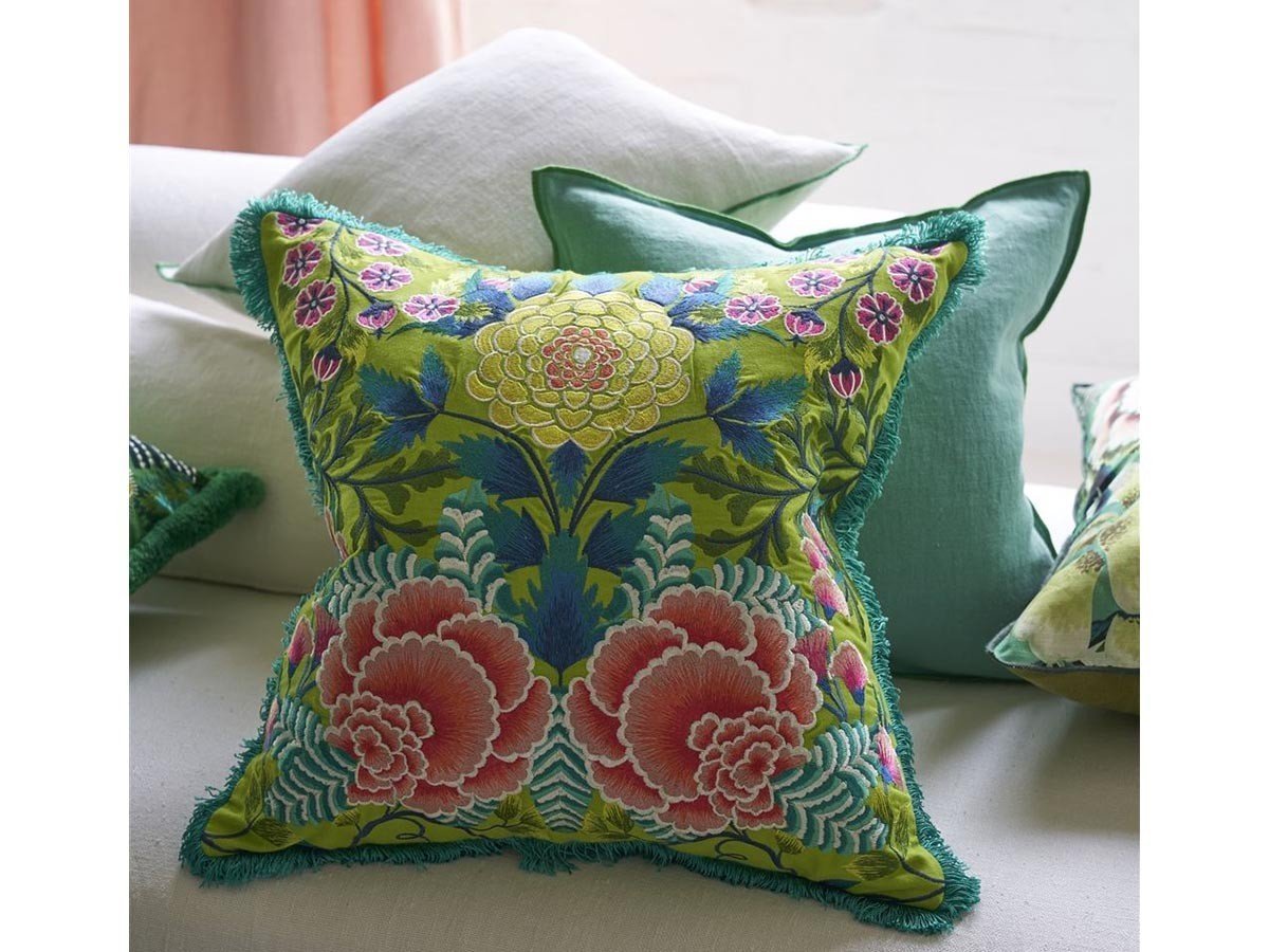 【デザイナーズ ギルド/DESIGNERS GUILD / GOODS】のBrocart Decoratif Embroidered Cushion / ブロケード デコラティヴ エンブロイダード クッション 50 × 50cm 人気、トレンドファッション・服の通販 founy(ファニー) 　送料無料　Free Shipping　クッション　Cushion, Throw Pillow　パターン　Pattern, Design Print　フェザー　Feather, Feather Detail　フリンジ　Fringe, Tassel　プリント　Print, Printed Pattern　人気　Popular, Best Seller　ホーム・キャンプ・アウトドア・お取り寄せ　Home Living / Home & Lifestyle / Camping Gear / Outdoor Camping　家具・インテリア　Home Furniture & Interior. Stylish & Functional Living Spaces　その他 インテリア雑貨、家具　Home Decor & Furniture Extras　other-5|ID: prp329100004025336 ipo3291000000031475435