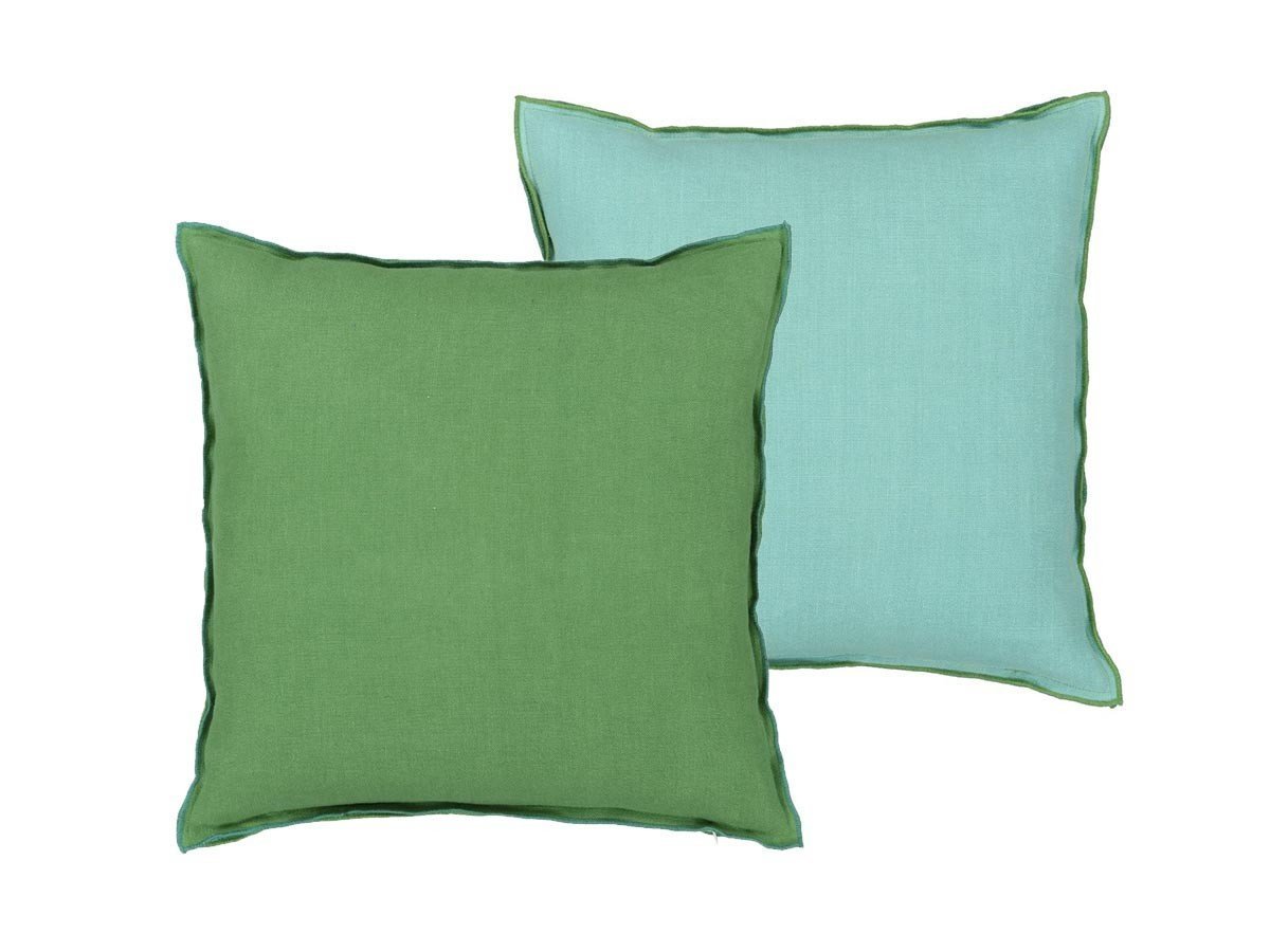 【デザイナーズ ギルド/DESIGNERS GUILD / GOODS】のBrera Lino Cushion / ブレラ リノ クッション 43 × 43cm インテリア・キッズ・メンズ・レディースファッション・服の通販 founy(ファニー) 　送料無料　Free Shipping　クッション　Cushion, Throw Pillow　パターン　Pattern, Design Print　フェザー　Feather, Feather Detail　リネン　Linen, Linen Fabric　ホーム・キャンプ・アウトドア・お取り寄せ　Home Living / Home & Lifestyle / Camping Gear / Outdoor Camping　家具・インテリア　Home Furniture & Interior. Stylish & Functional Living Spaces　その他 インテリア雑貨、家具　Home Decor & Furniture Extras　エメラルド & カプリ|ID: prp329100004025344 ipo3291000000035326197