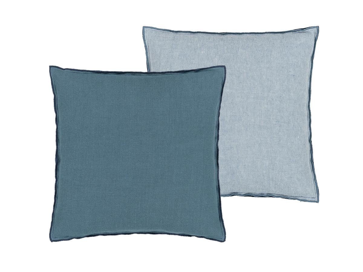 【デザイナーズ ギルド/DESIGNERS GUILD / GOODS】のBrera Lino Cushion / ブレラ リノ クッション 43 × 43cm インテリア・キッズ・メンズ・レディースファッション・服の通販 founy(ファニー) 　送料無料　Free Shipping　クッション　Cushion, Throw Pillow　パターン　Pattern, Design Print　フェザー　Feather, Feather Detail　リネン　Linen, Linen Fabric　ホーム・キャンプ・アウトドア・お取り寄せ　Home Living / Home & Lifestyle / Camping Gear / Outdoor Camping　家具・インテリア　Home Furniture & Interior. Stylish & Functional Living Spaces　その他 インテリア雑貨、家具　Home Decor & Furniture Extras　ミッドナイト & シャンブレー|ID: prp329100004025344 ipo3291000000035326239